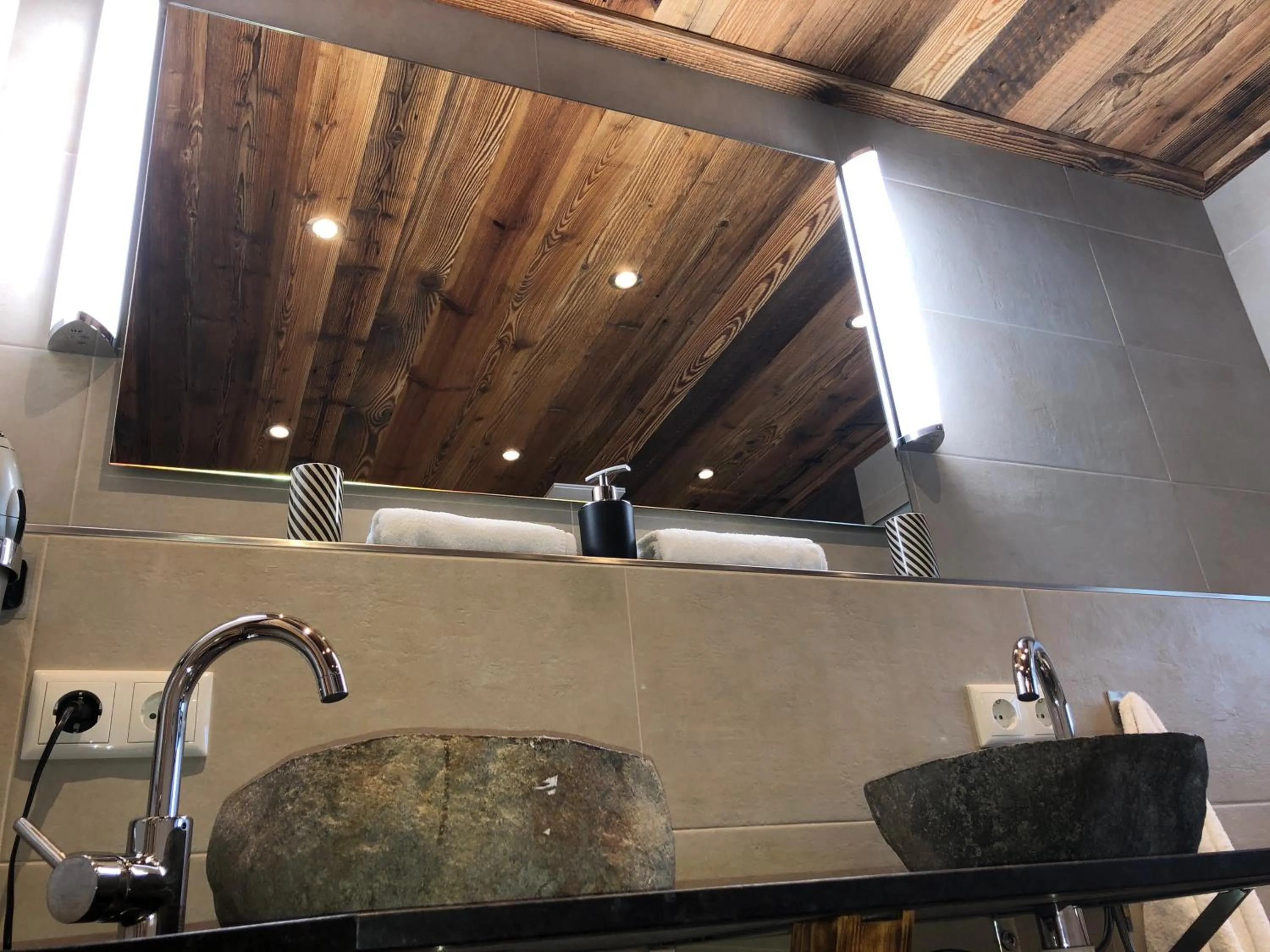 Bathroom in Familienappartements Eder - Free entry to Tauern SPA Kaprun included