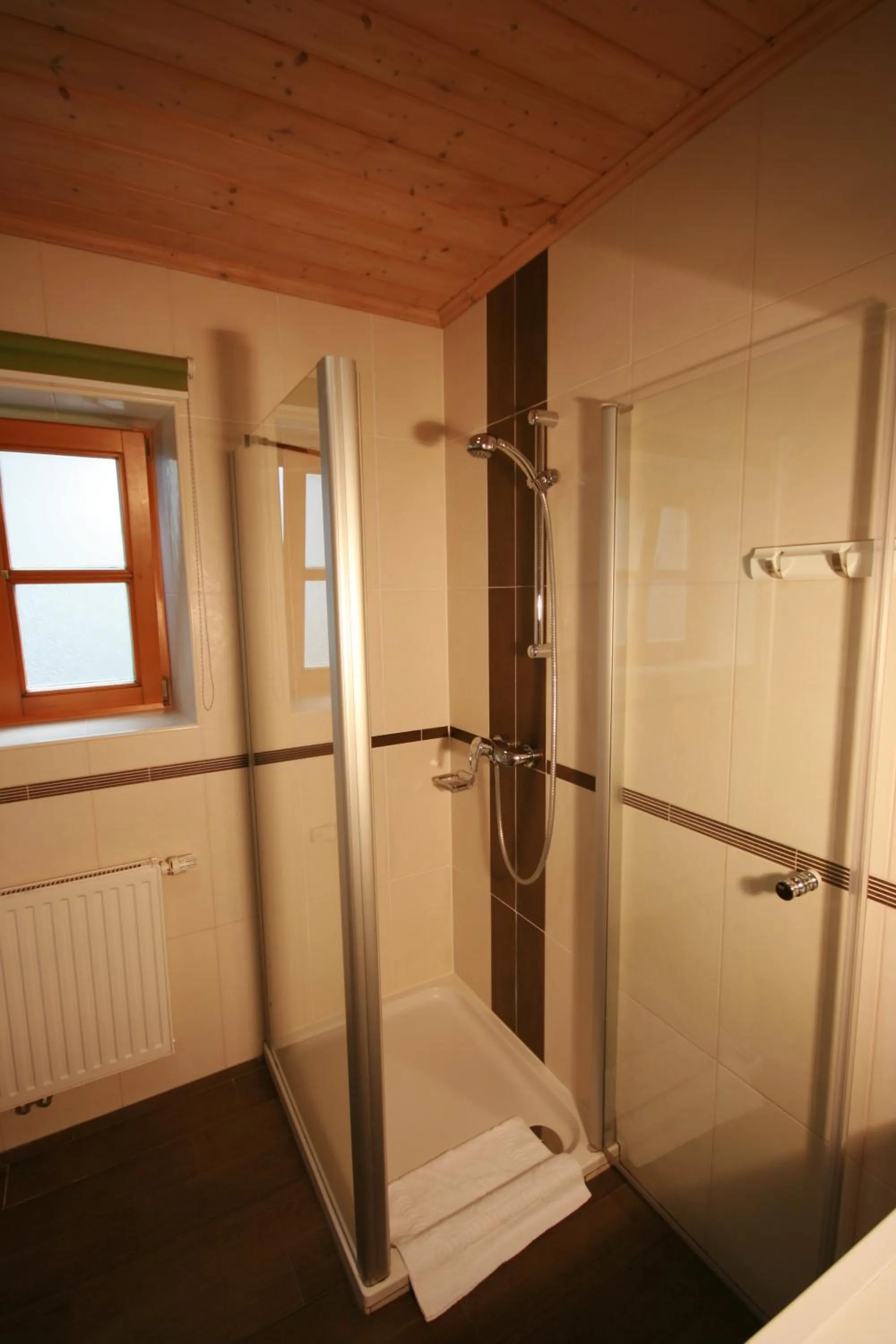 Bathroom in Familienappartements Eder - Free entry to Tauern SPA Kaprun included