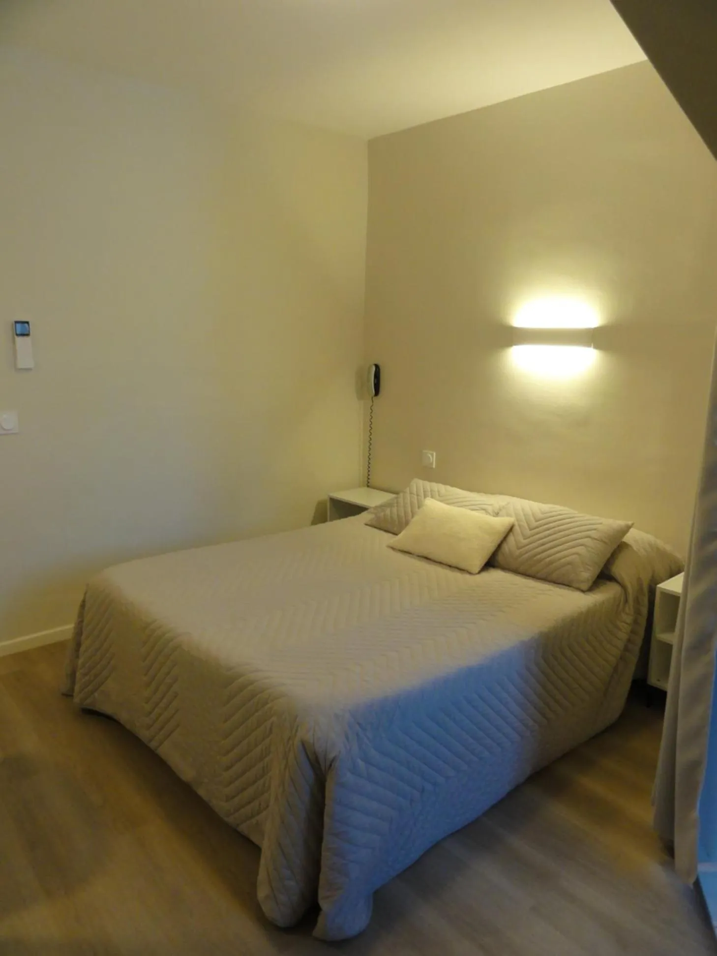 Bed in Hotel des Voyageurs