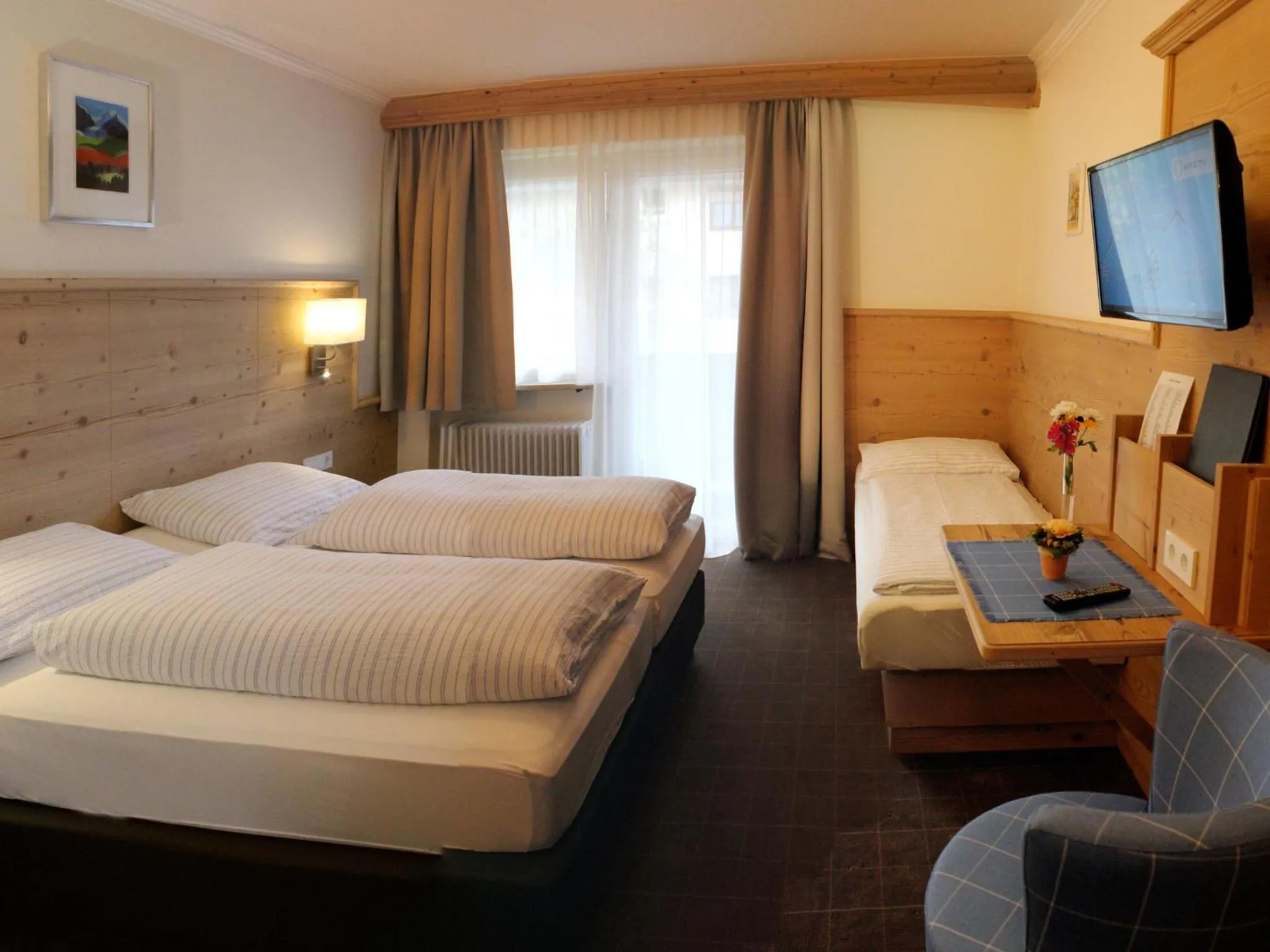 Photo of the whole room, Bed in Hotel Garni Entstrasser