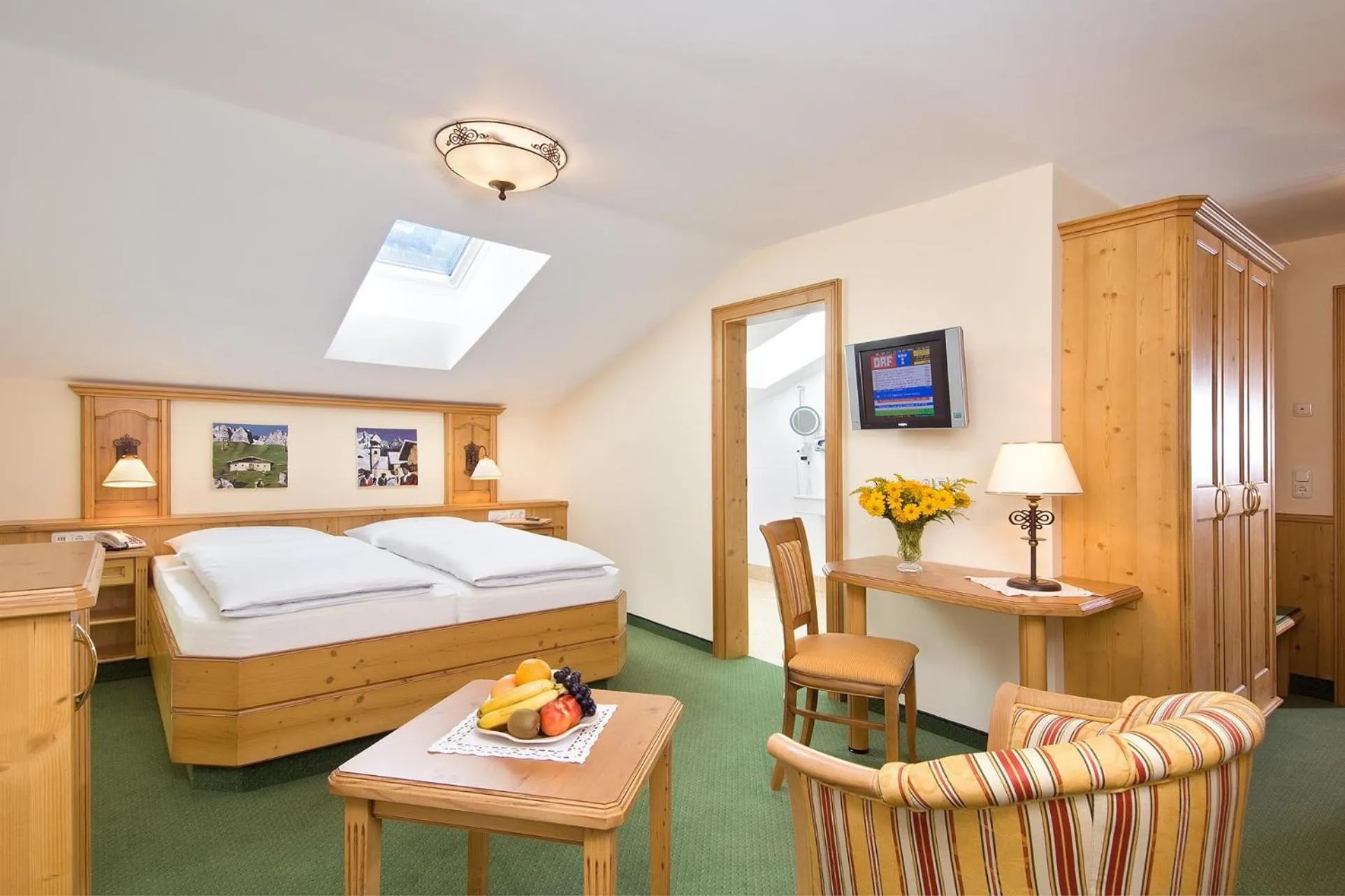 Bed in Eggerwirt Kitzbühel, Hotel & Restaurant