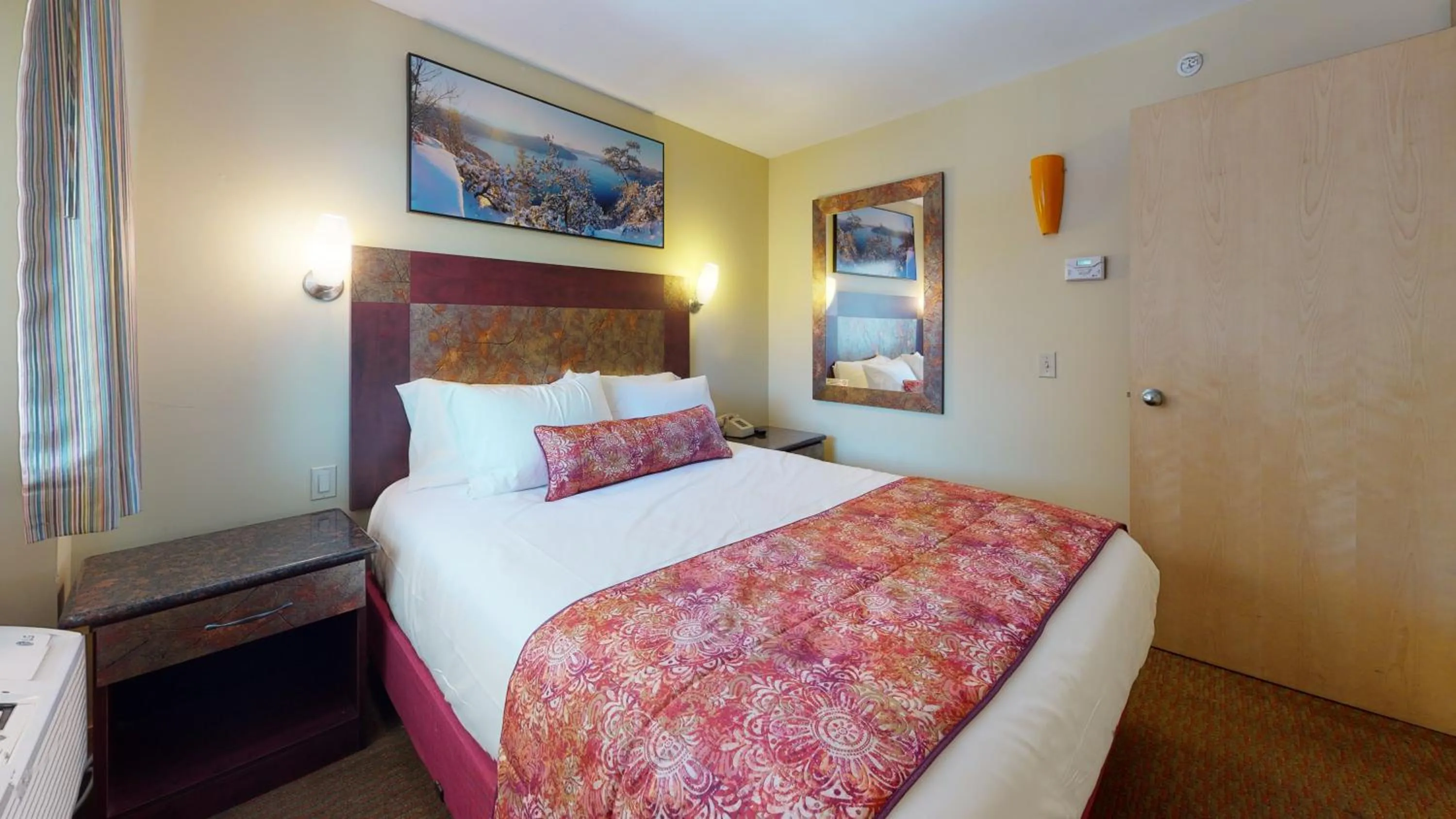 Bedroom, Bed in Surfside On The Lake