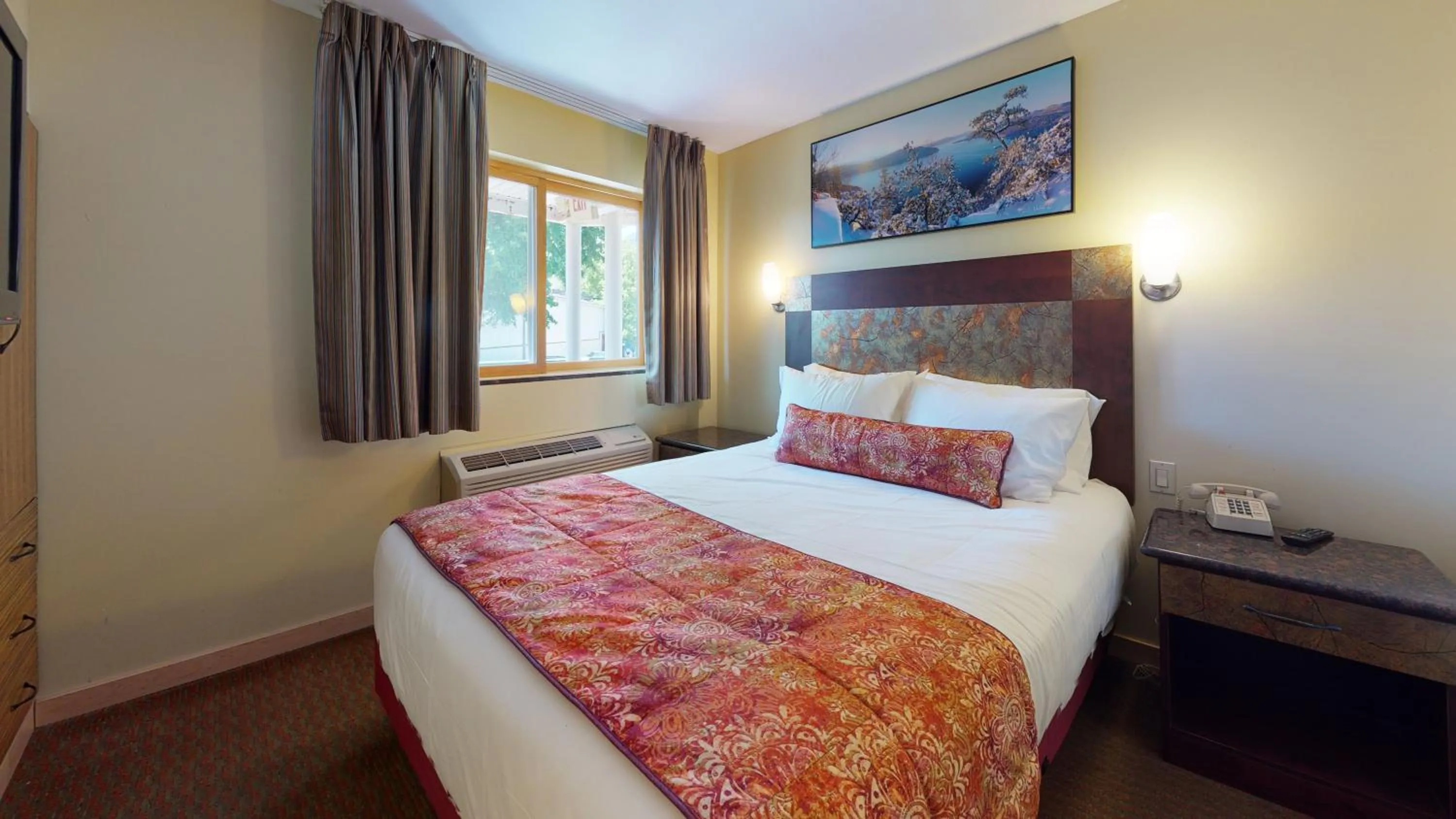 Bedroom, Bed in Surfside On The Lake