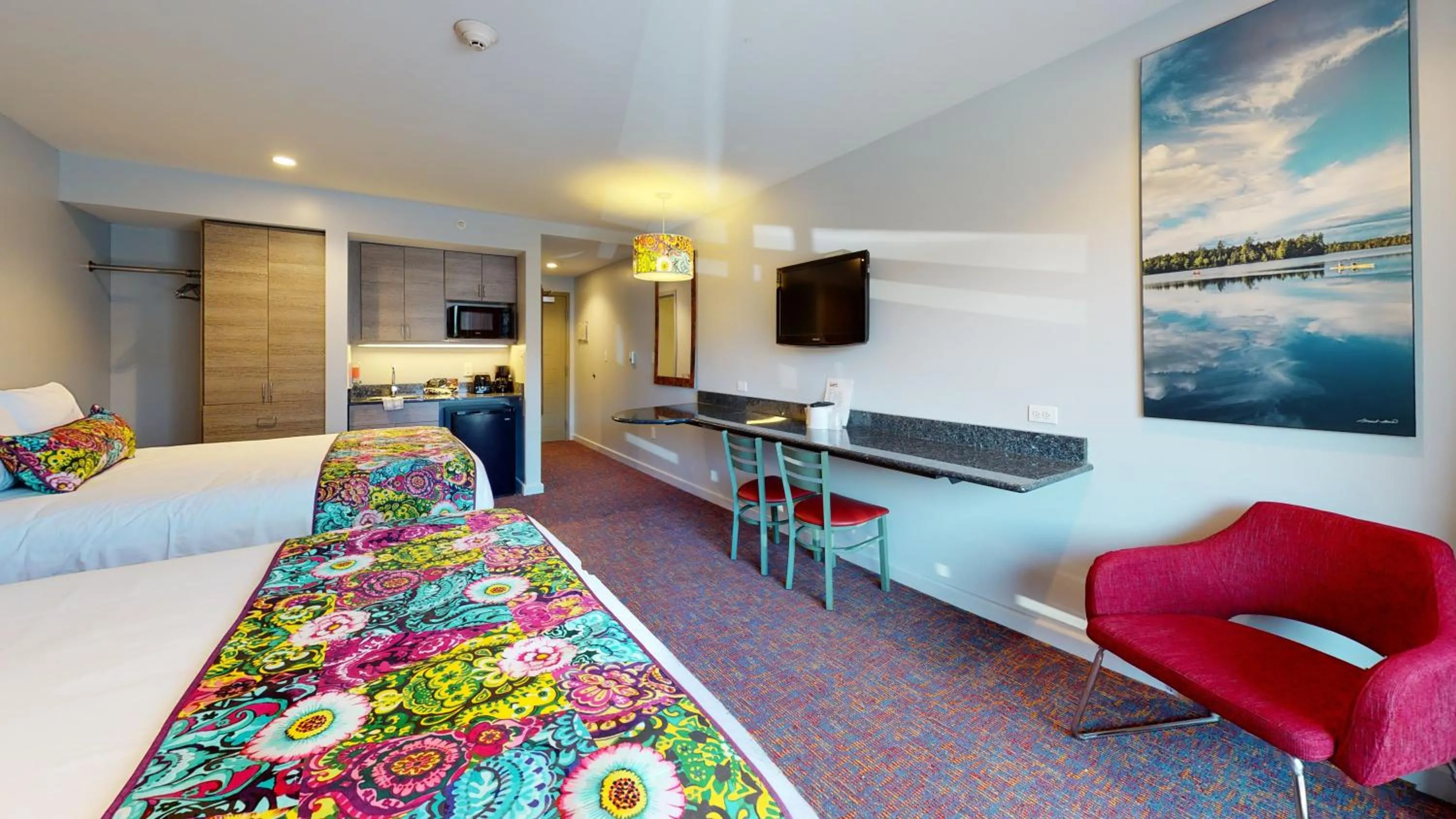 Bedroom, Bed in Surfside On The Lake