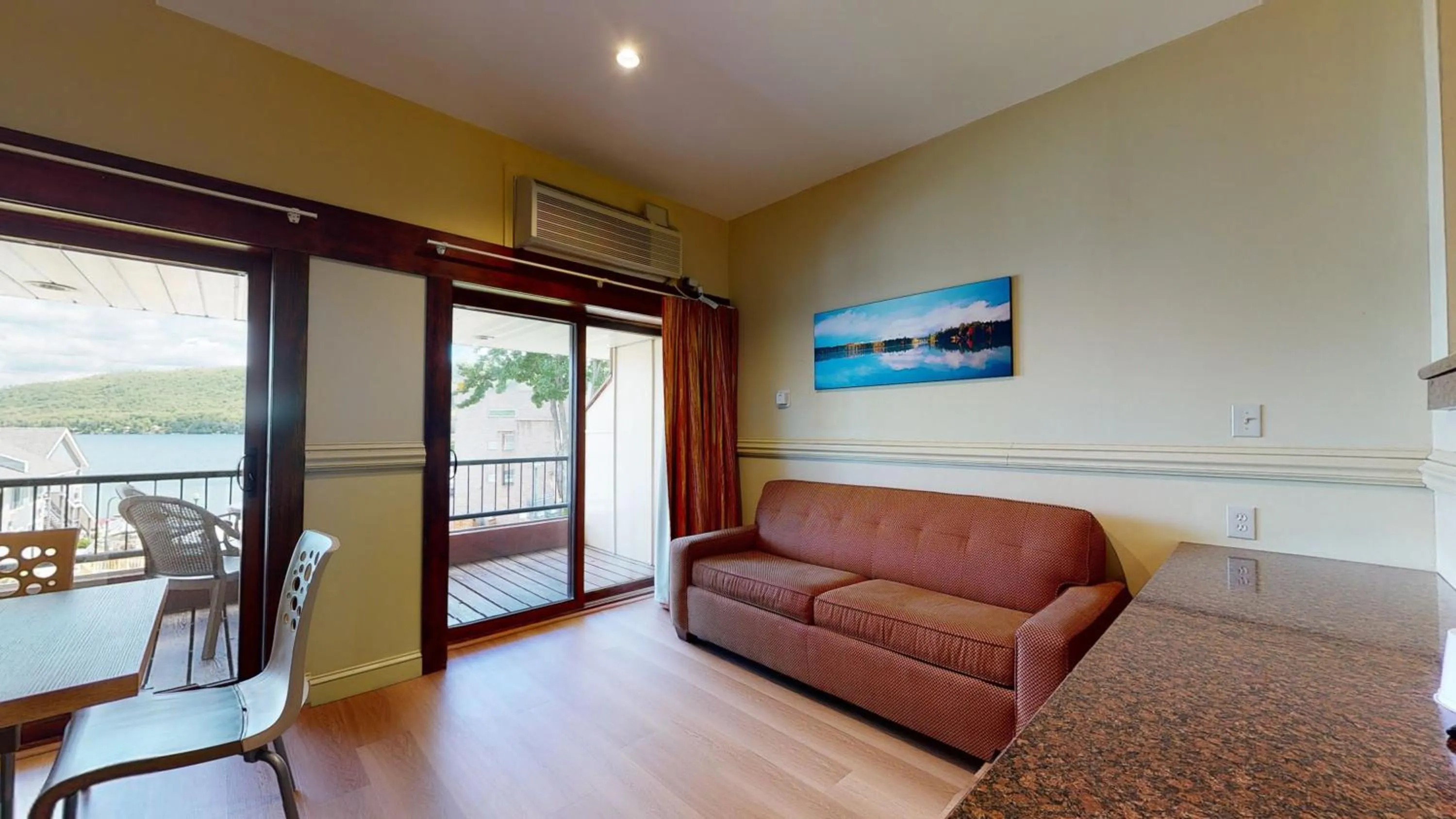 Bedroom in Surfside On The Lake