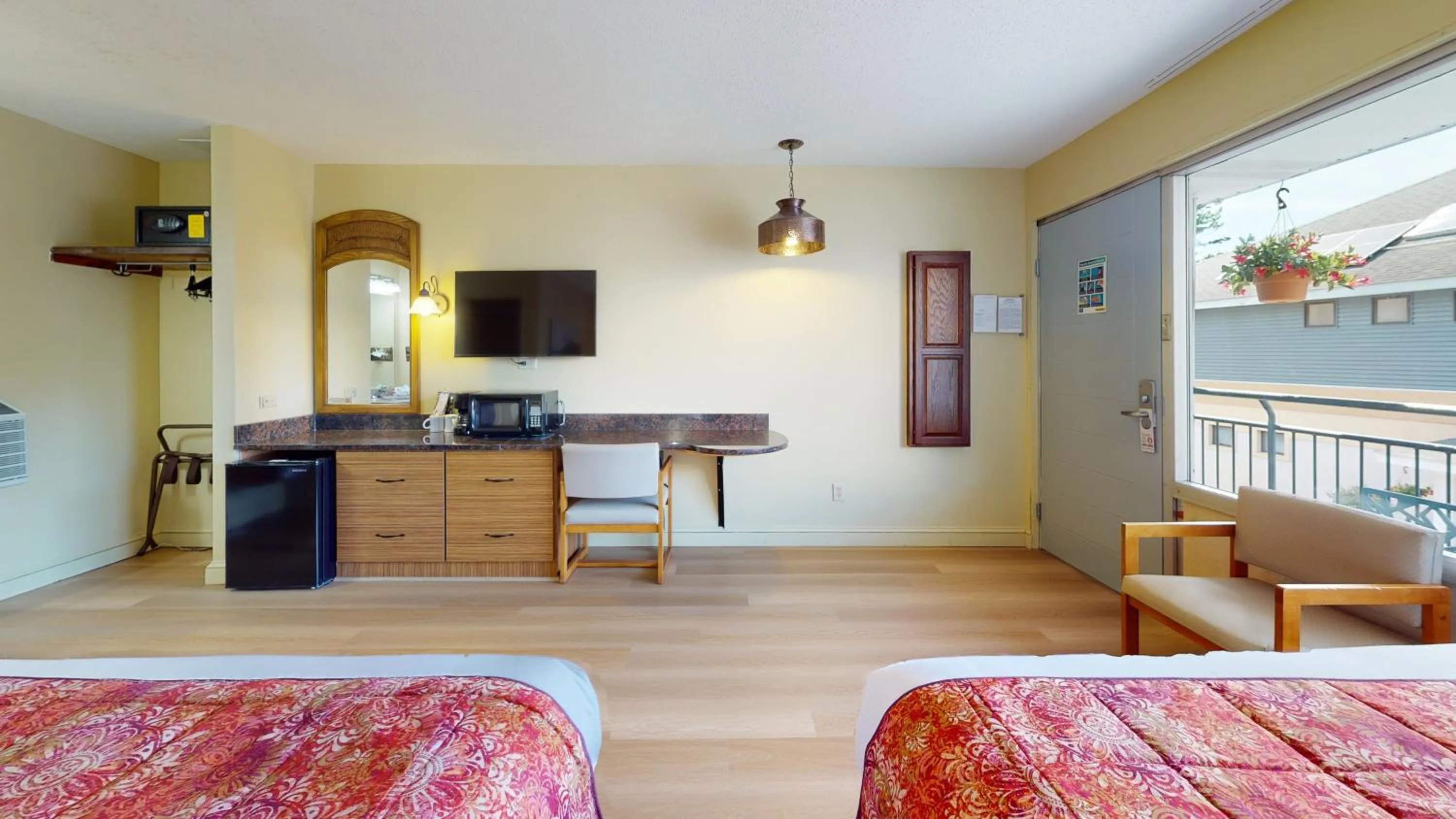 Bedroom, Bed in Surfside On The Lake