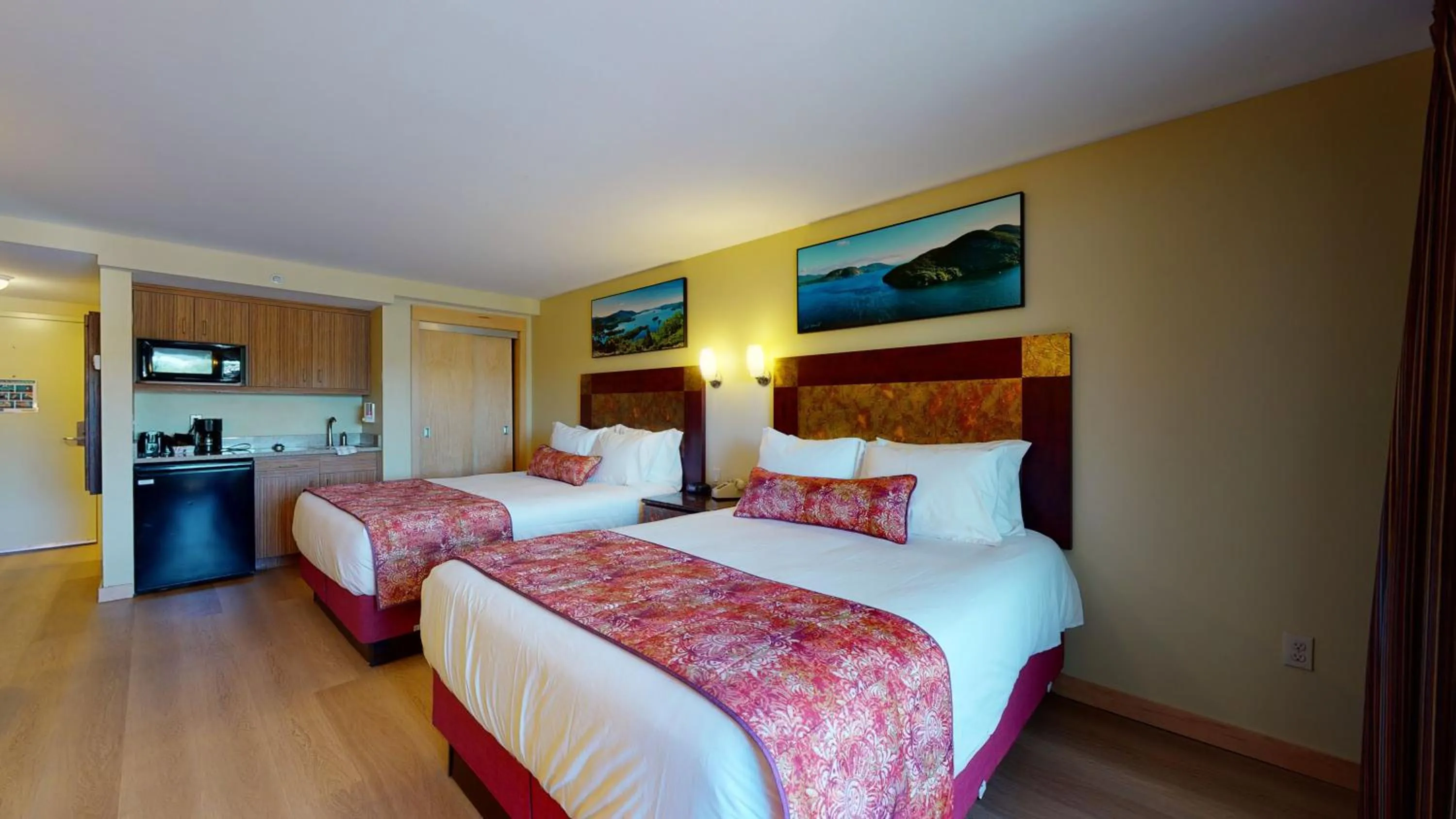 Bedroom, Bed in Surfside On The Lake