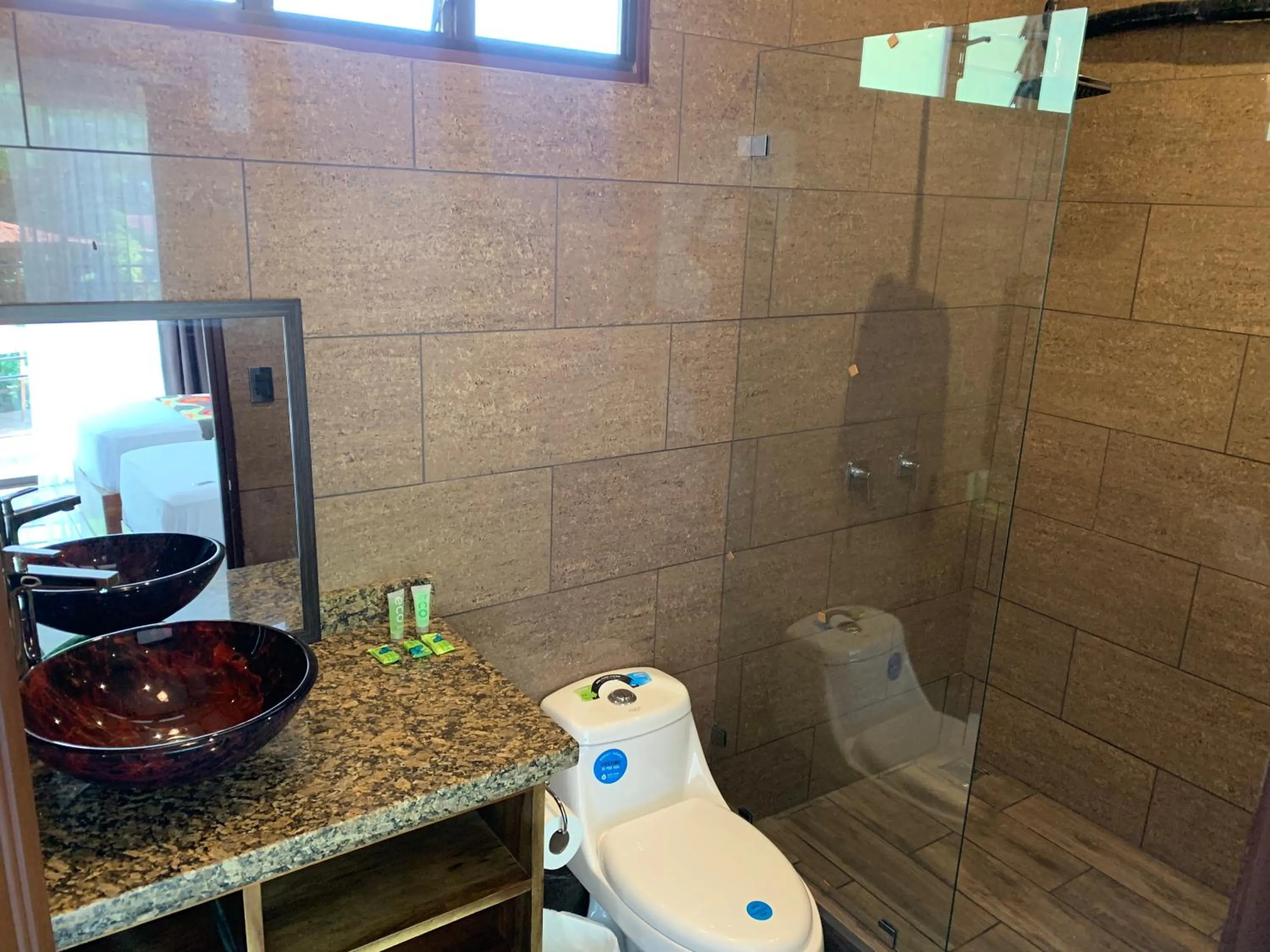 Bathroom in Hotel Manuel Antonio Park