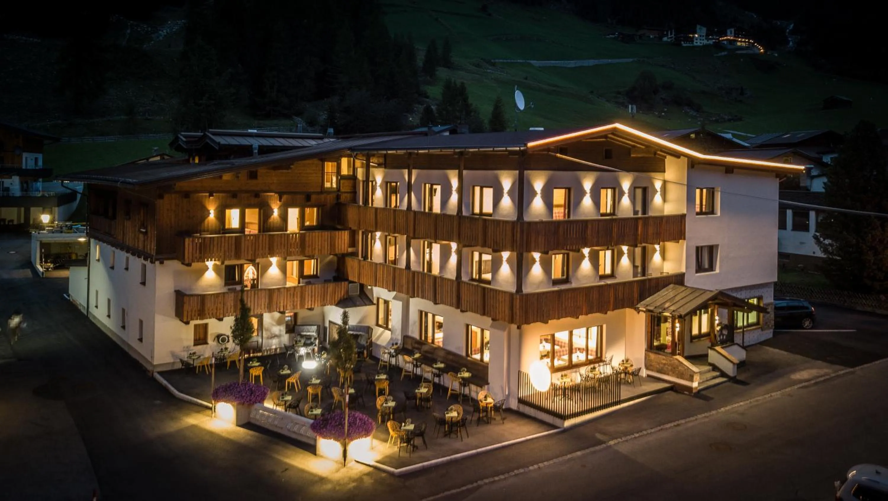Property building in first mountain Hotel Ötztal