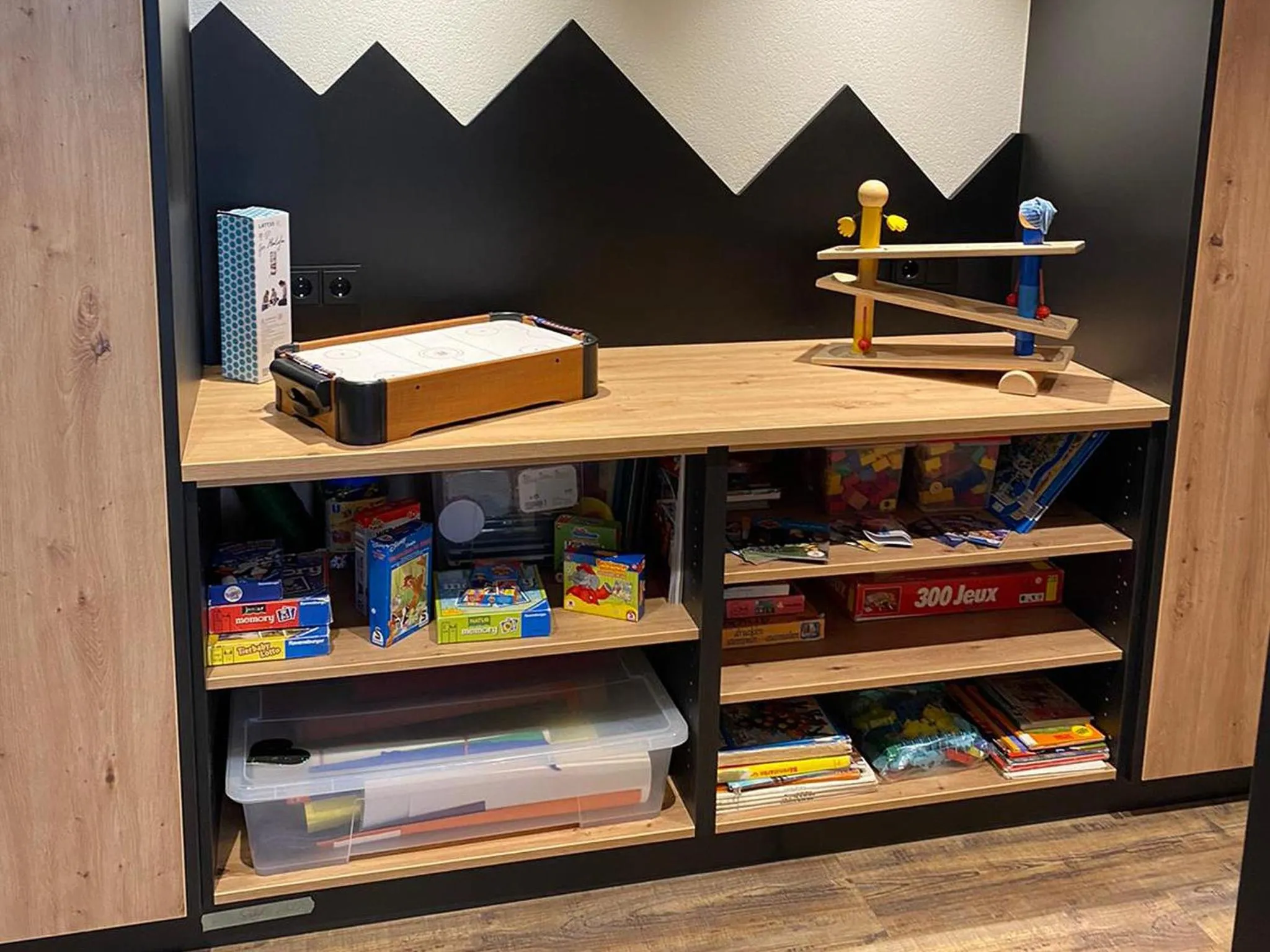 children in first mountain Hotel Ötztal