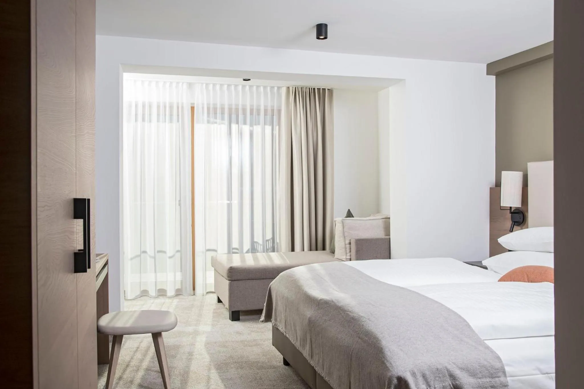 Photo of the whole room, Bed in Das Hohe Salve Sportresort, 4 Sterne Superior