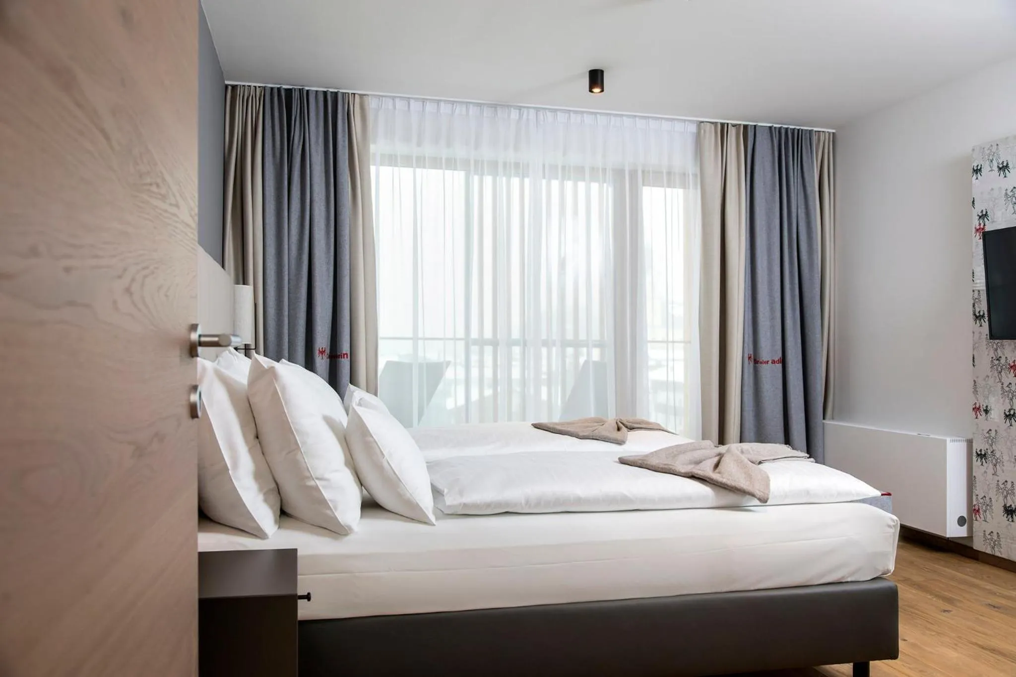 Photo of the whole room, Bed in Das Hohe Salve Sportresort, 4 Sterne Superior