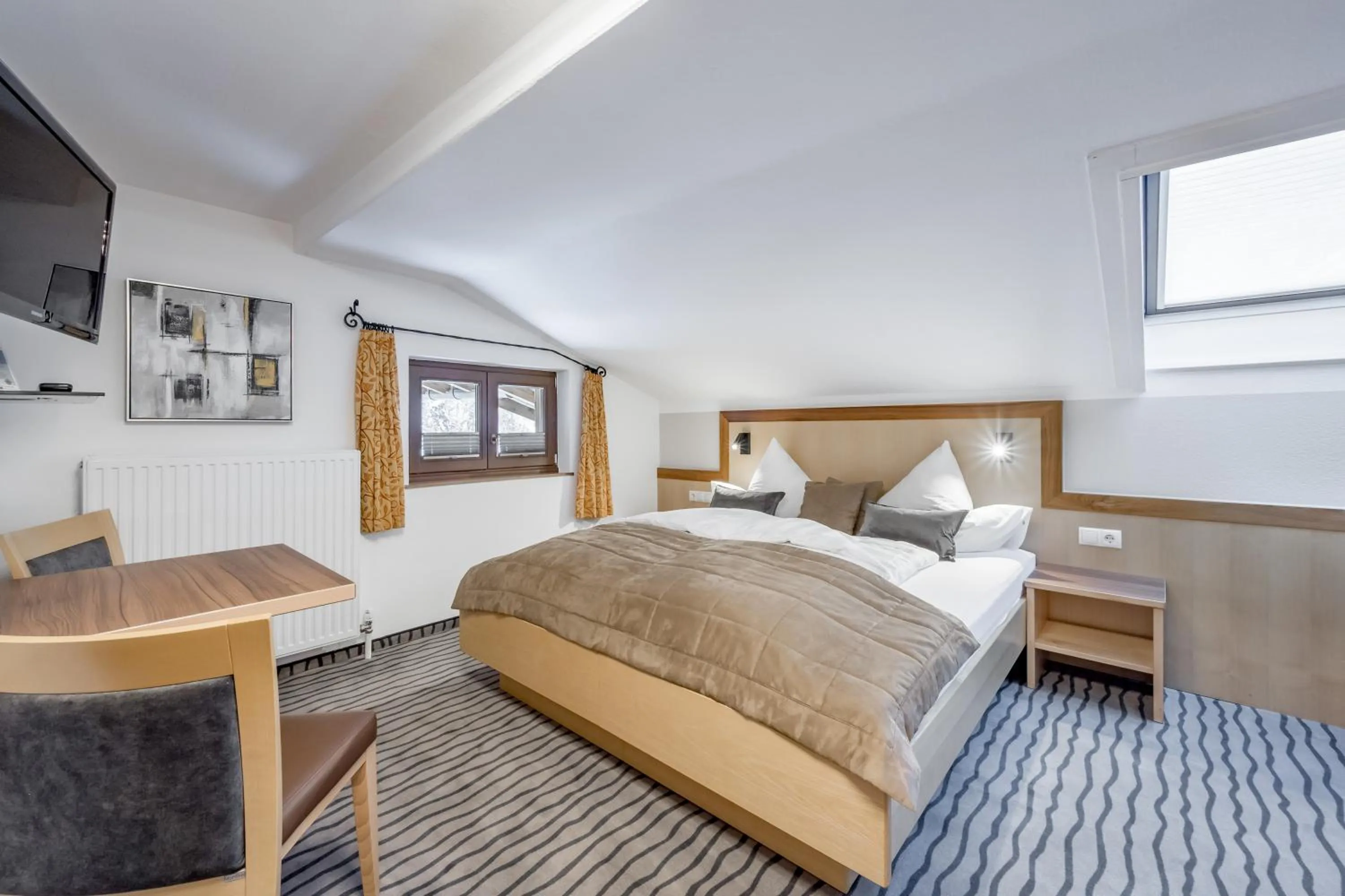 Bedroom, Bed in Aliona Apart
