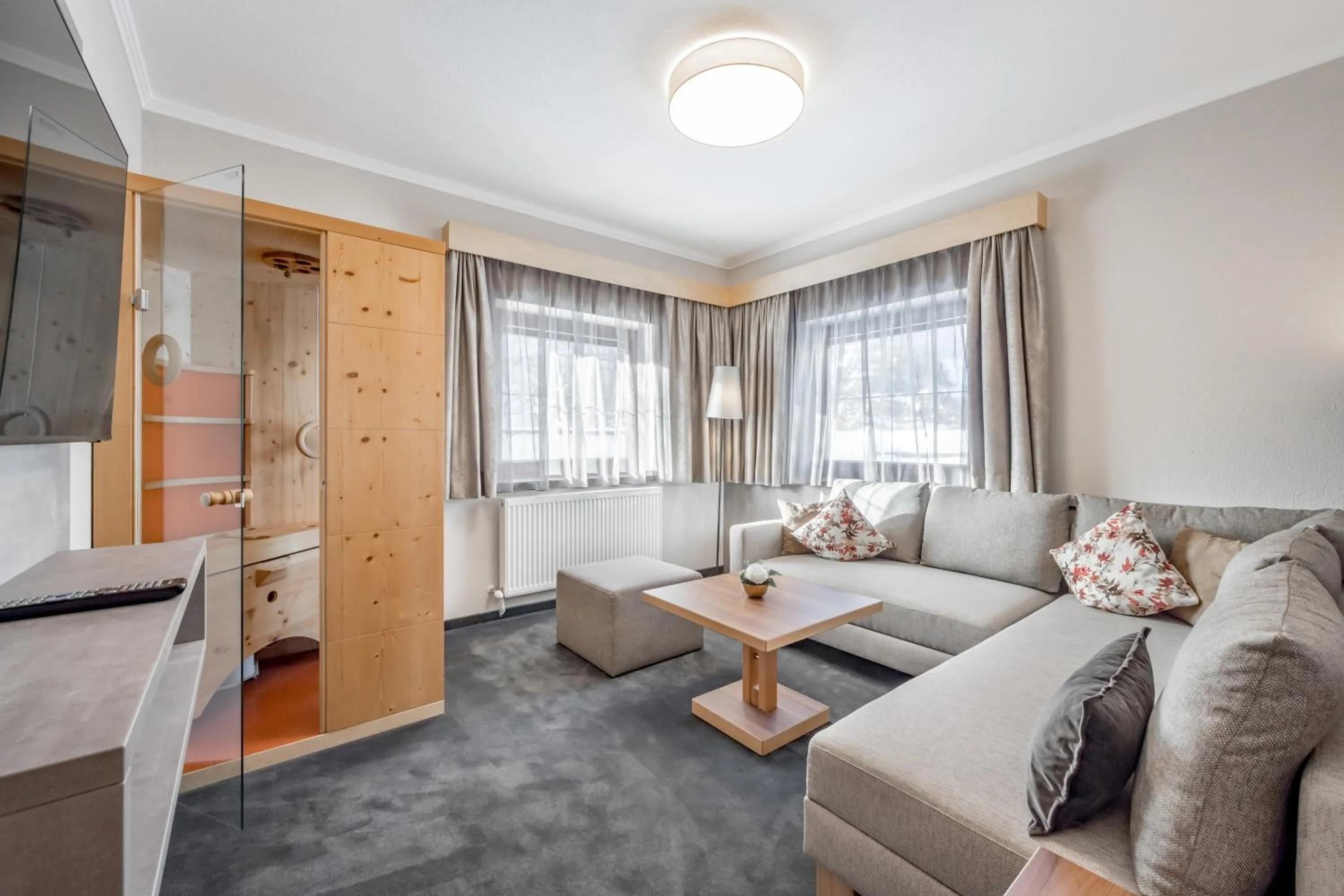 Living room, Bed in Aliona Apart