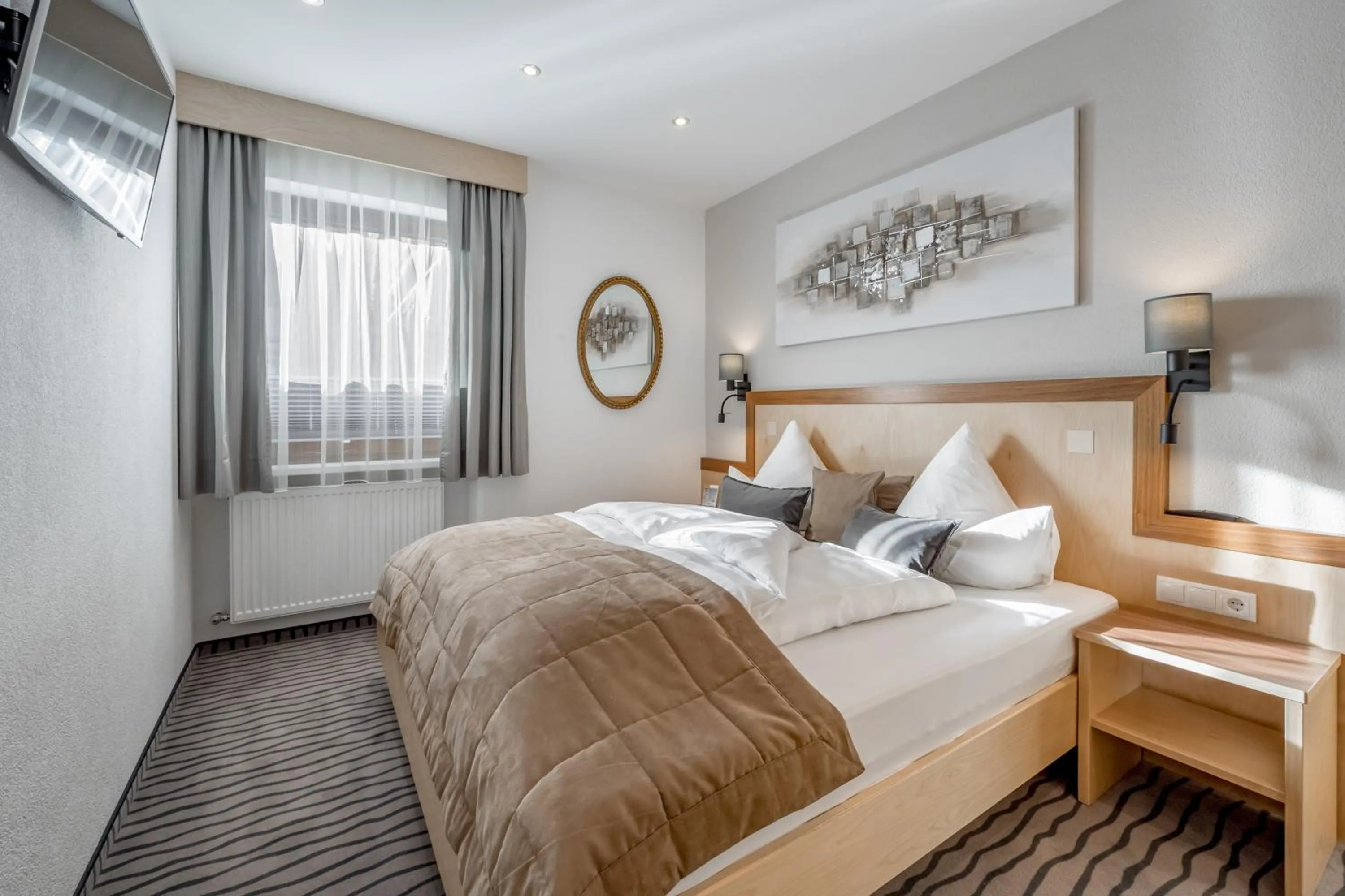 Bedroom, Bed in Aliona Apart