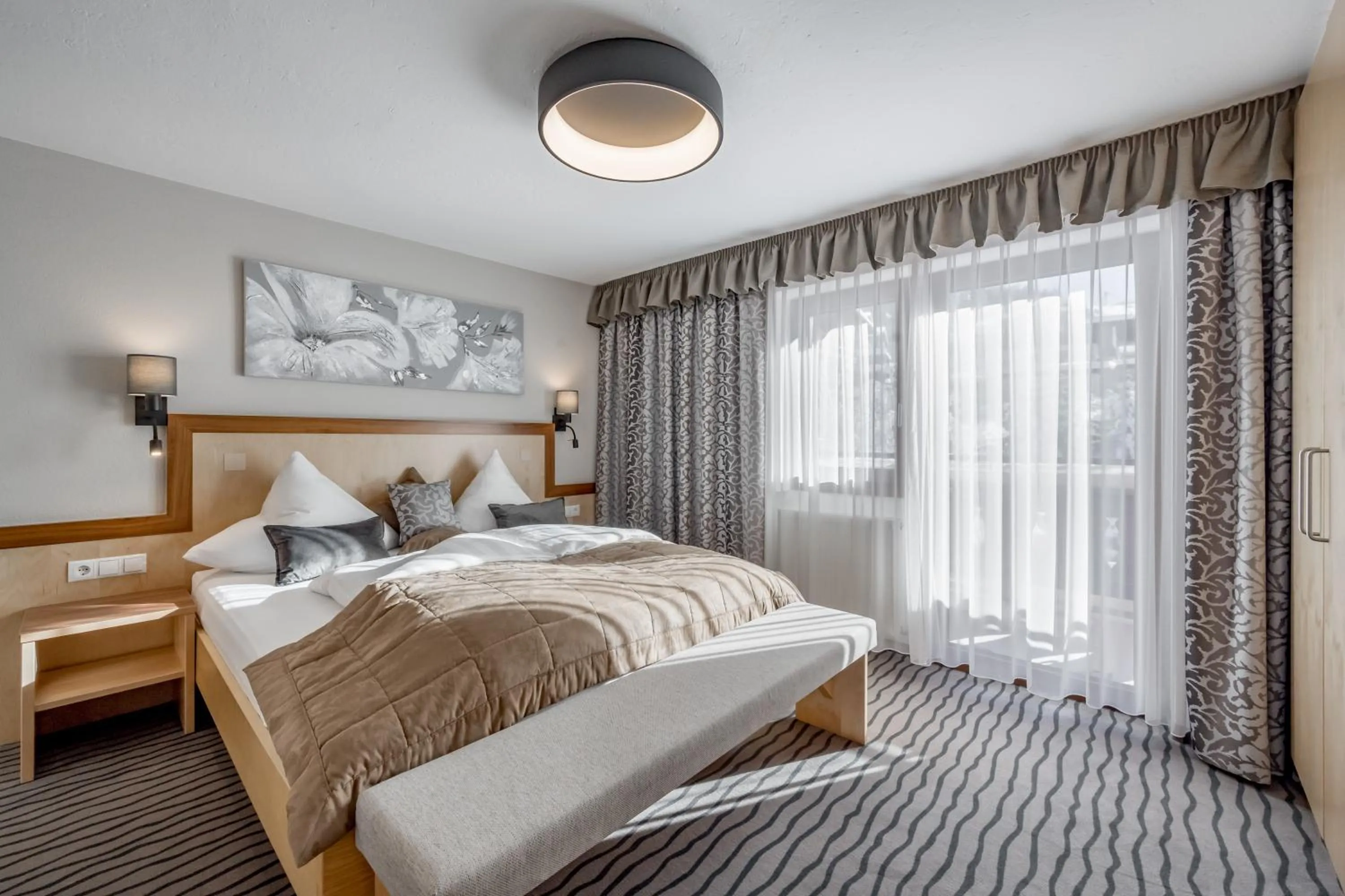 Bedroom, Bed in Aliona Apart