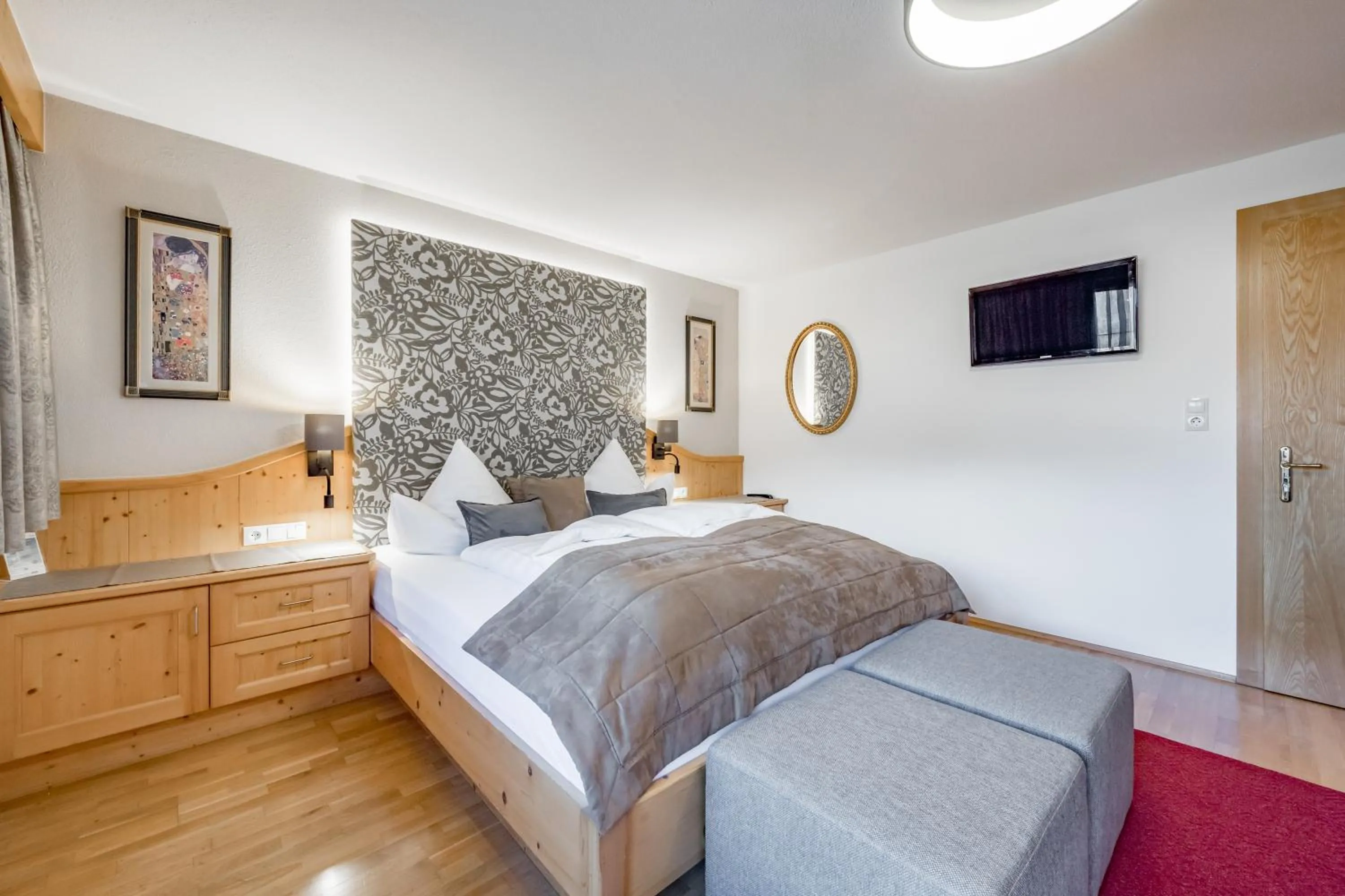 Bedroom, Bed in Aliona Apart