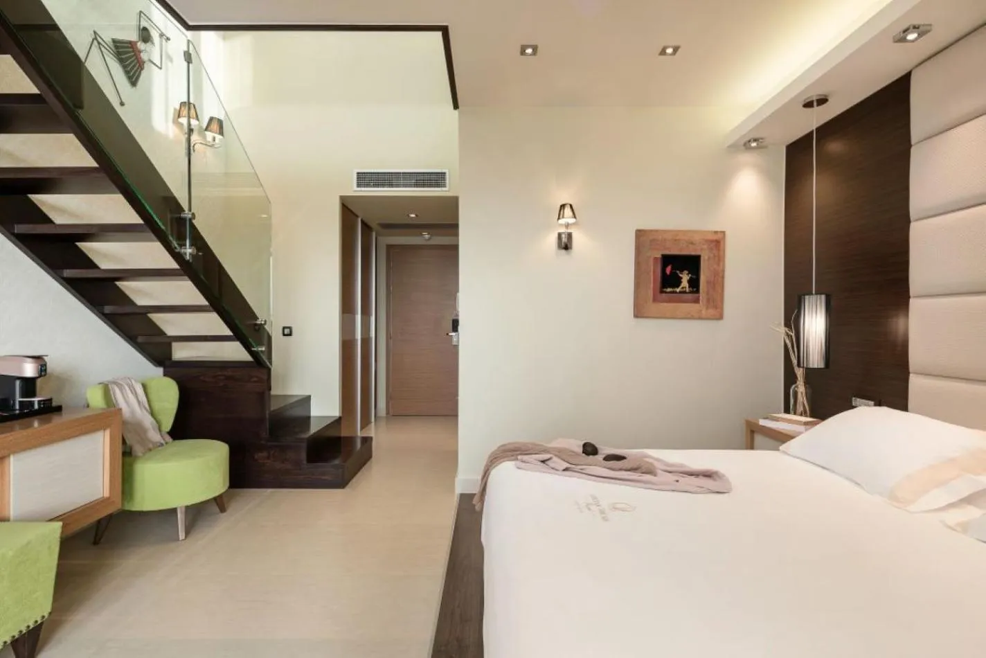 Coffee/tea facilities, Bed in Cretan Dream Resort & Spa