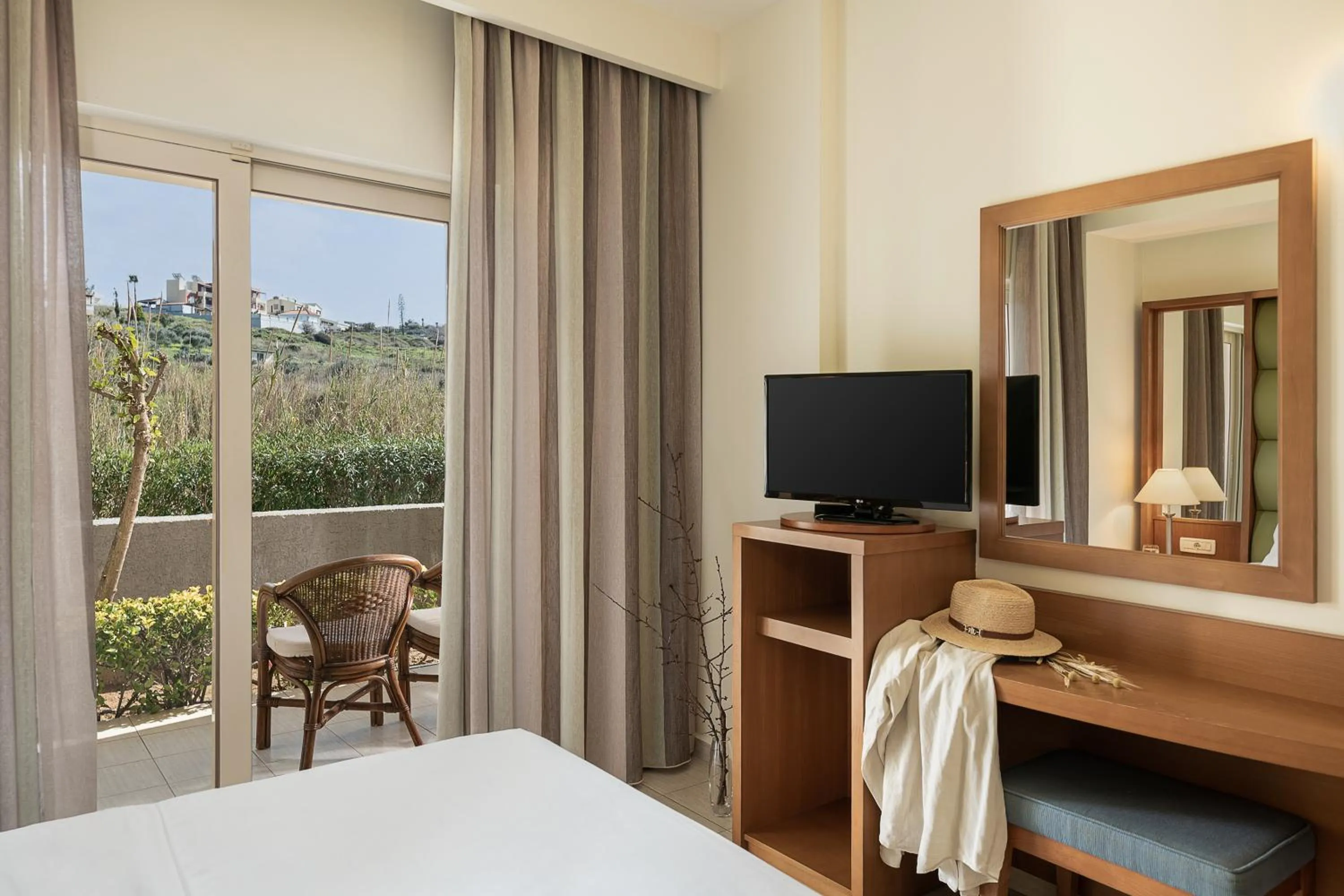 Bed in Cretan Dream Resort & Spa