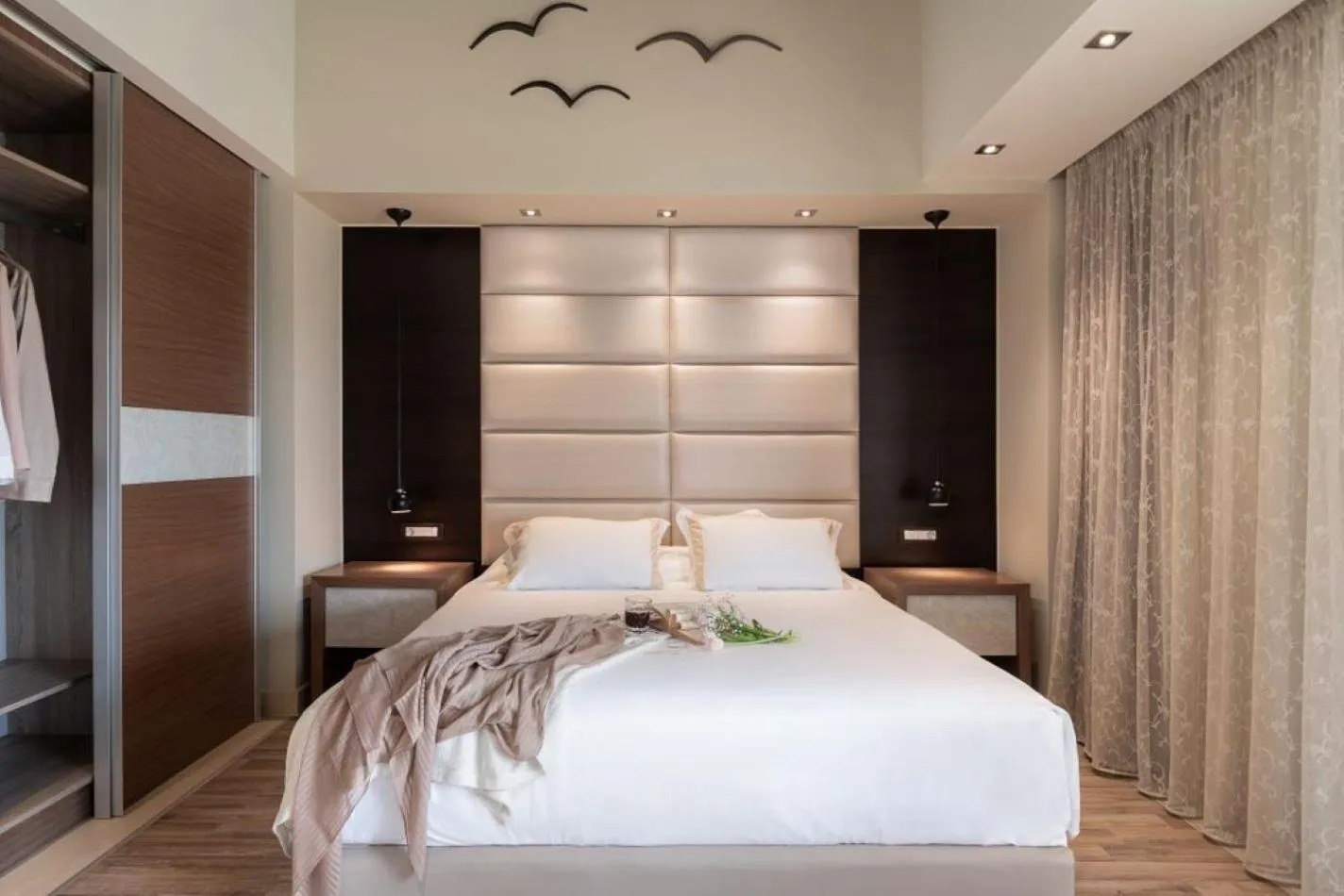 Bed in Cretan Dream Resort & Spa