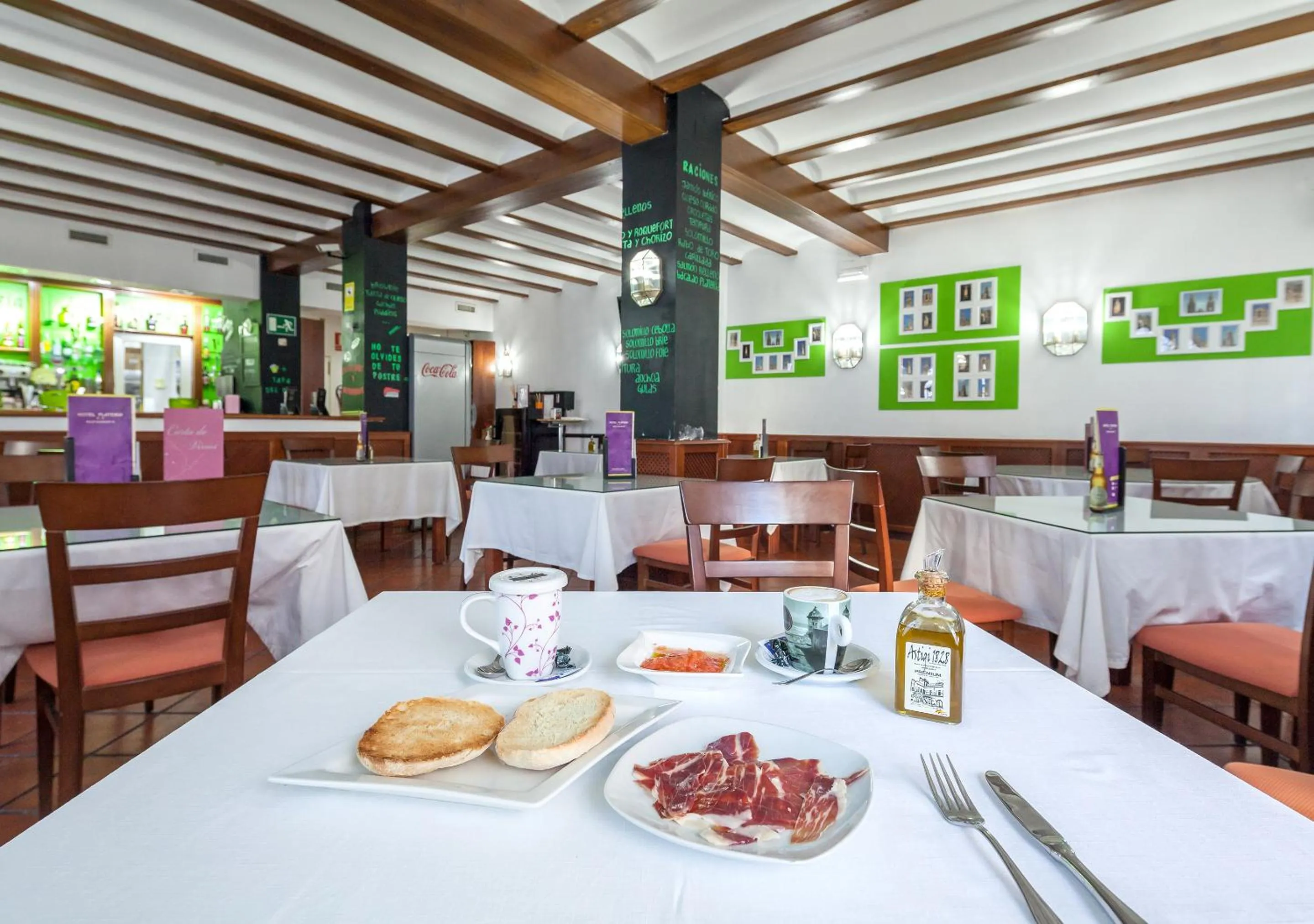 Restaurant/places to eat in Hotel Platería