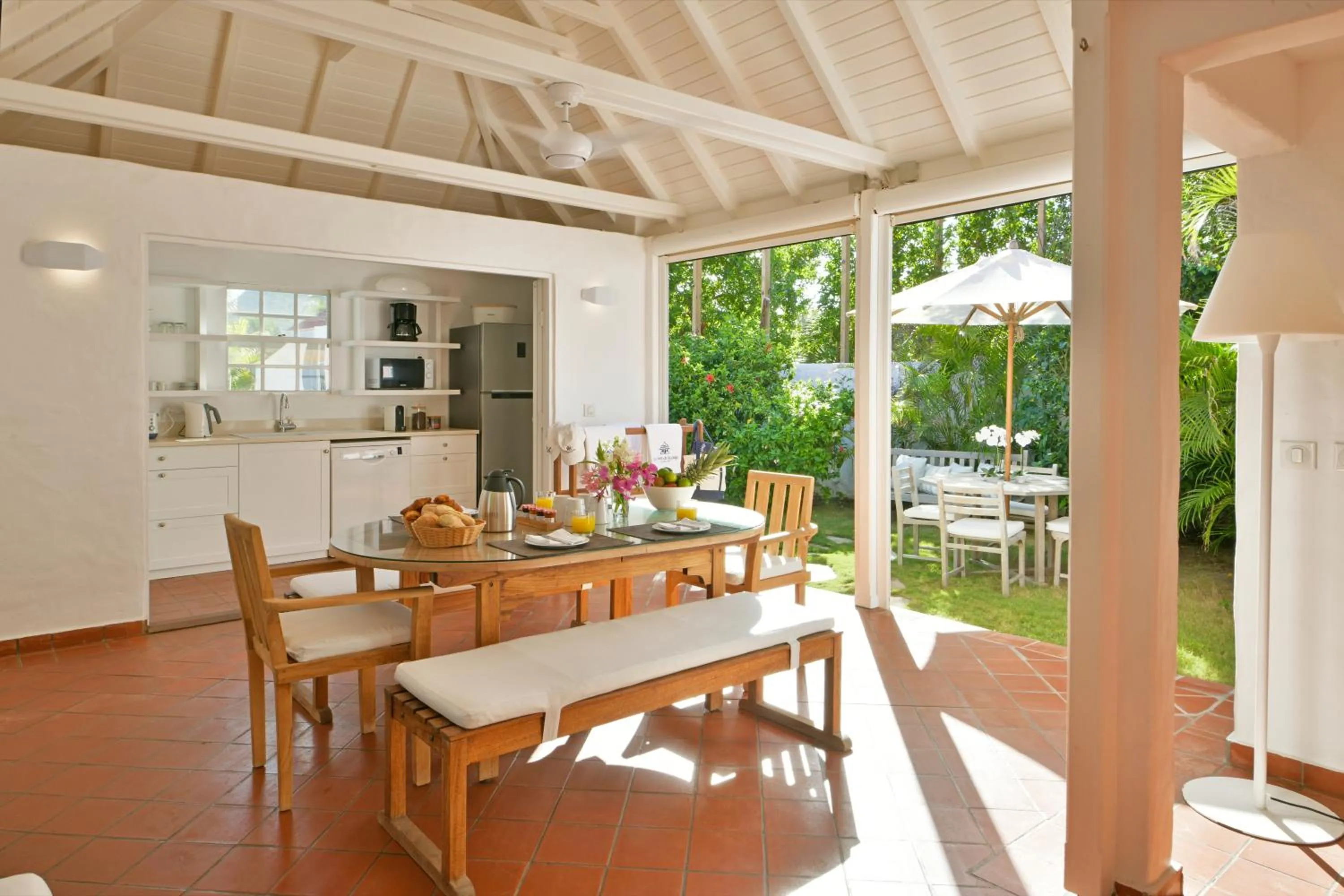 Property building in Les Ilets De La Plage