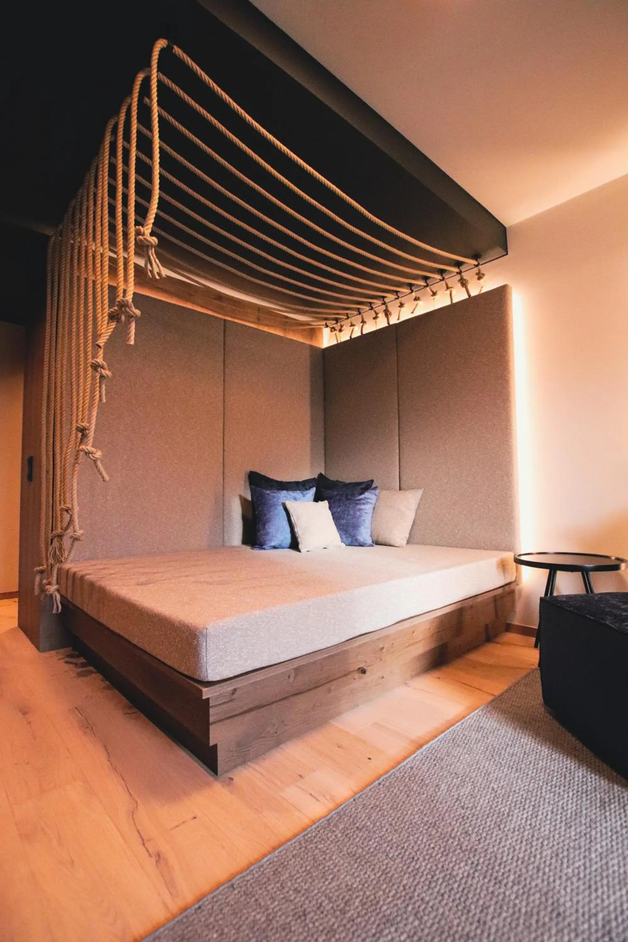 Living room, Bed in SOULSISTERS' Hotel 4 Sterne Superior