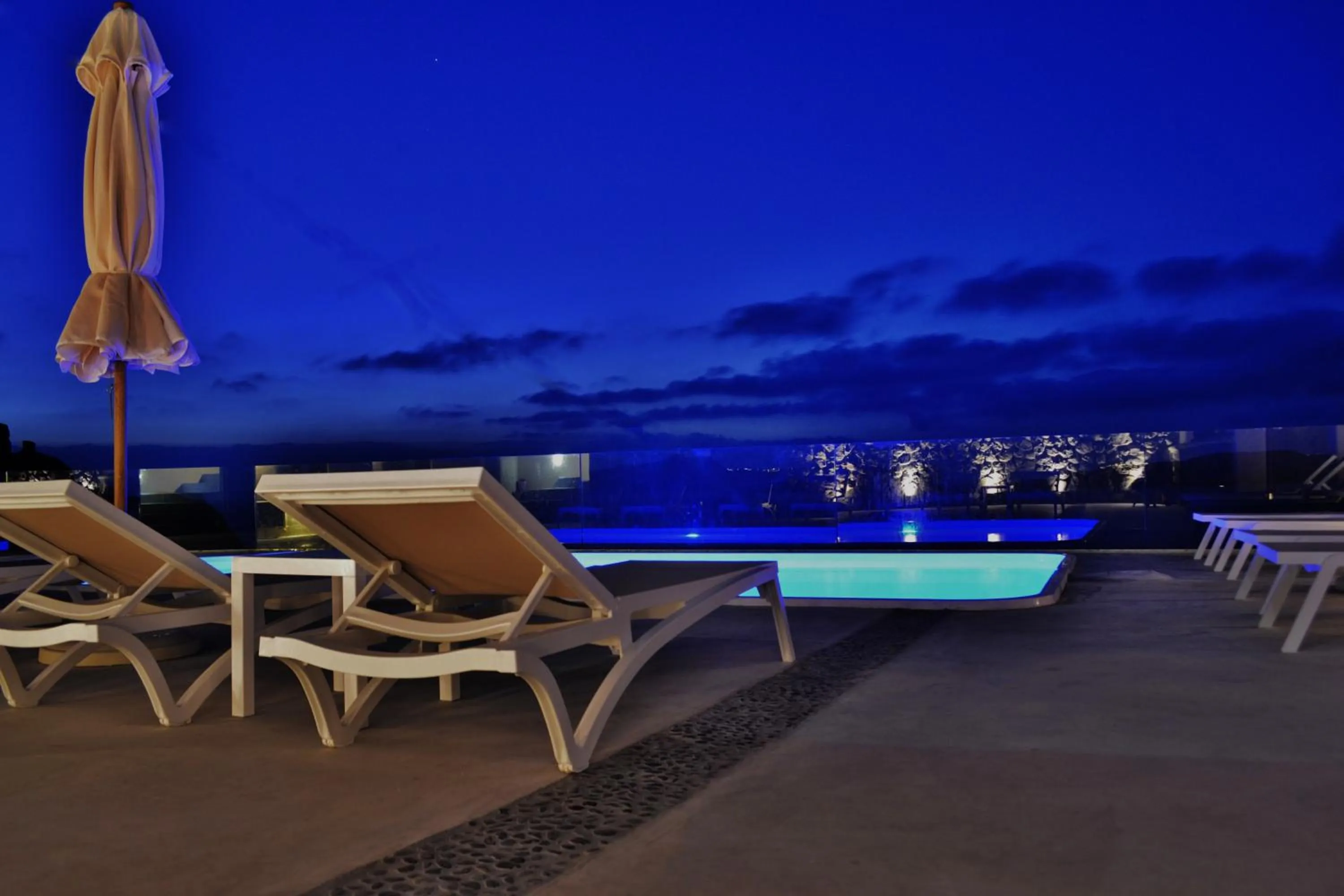 Night in Kokkinos Villas
