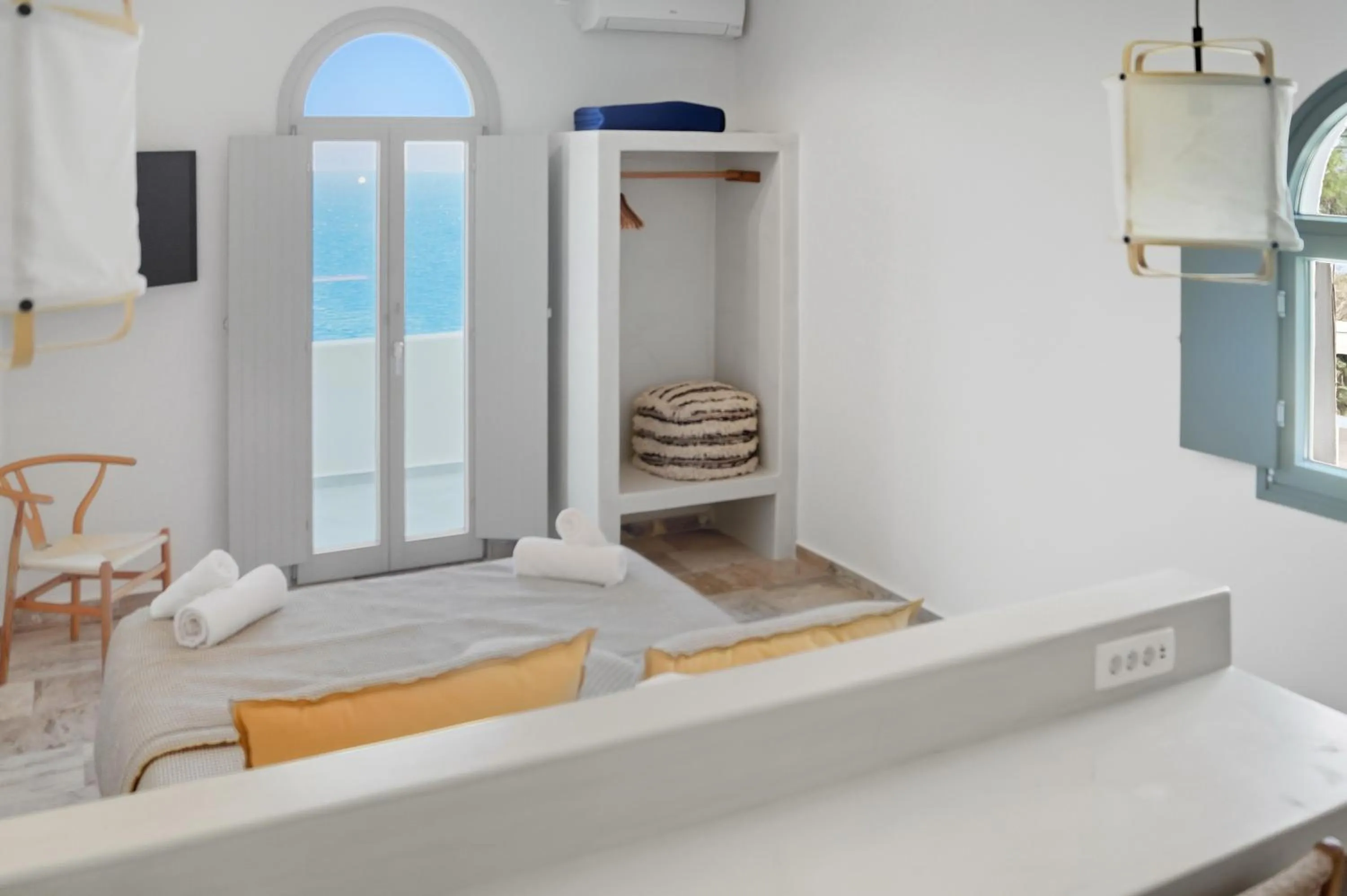 Bed in Kokkinos Villas