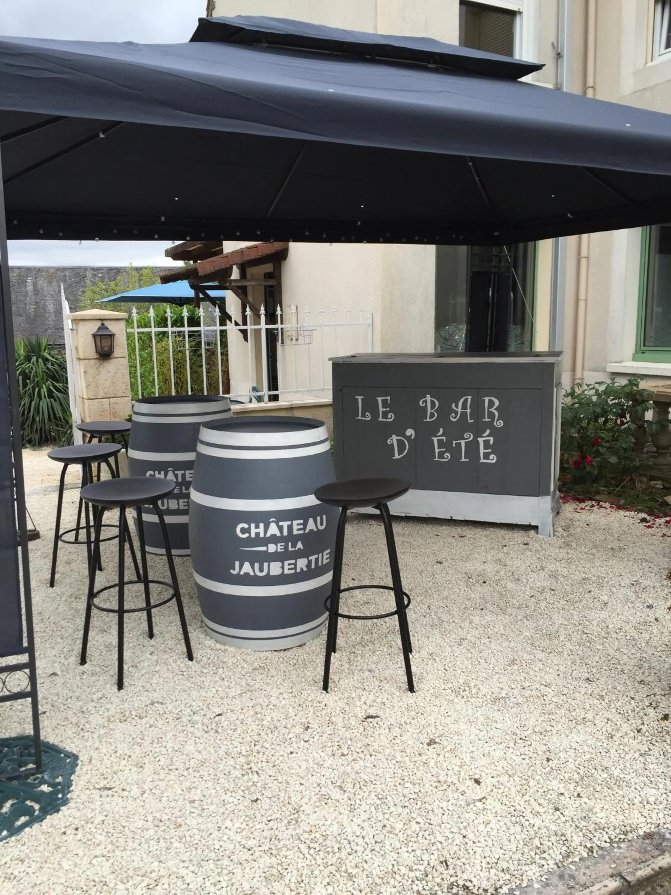 Entertainment in Logis Hôtel-Restaurant Les Voyageurs