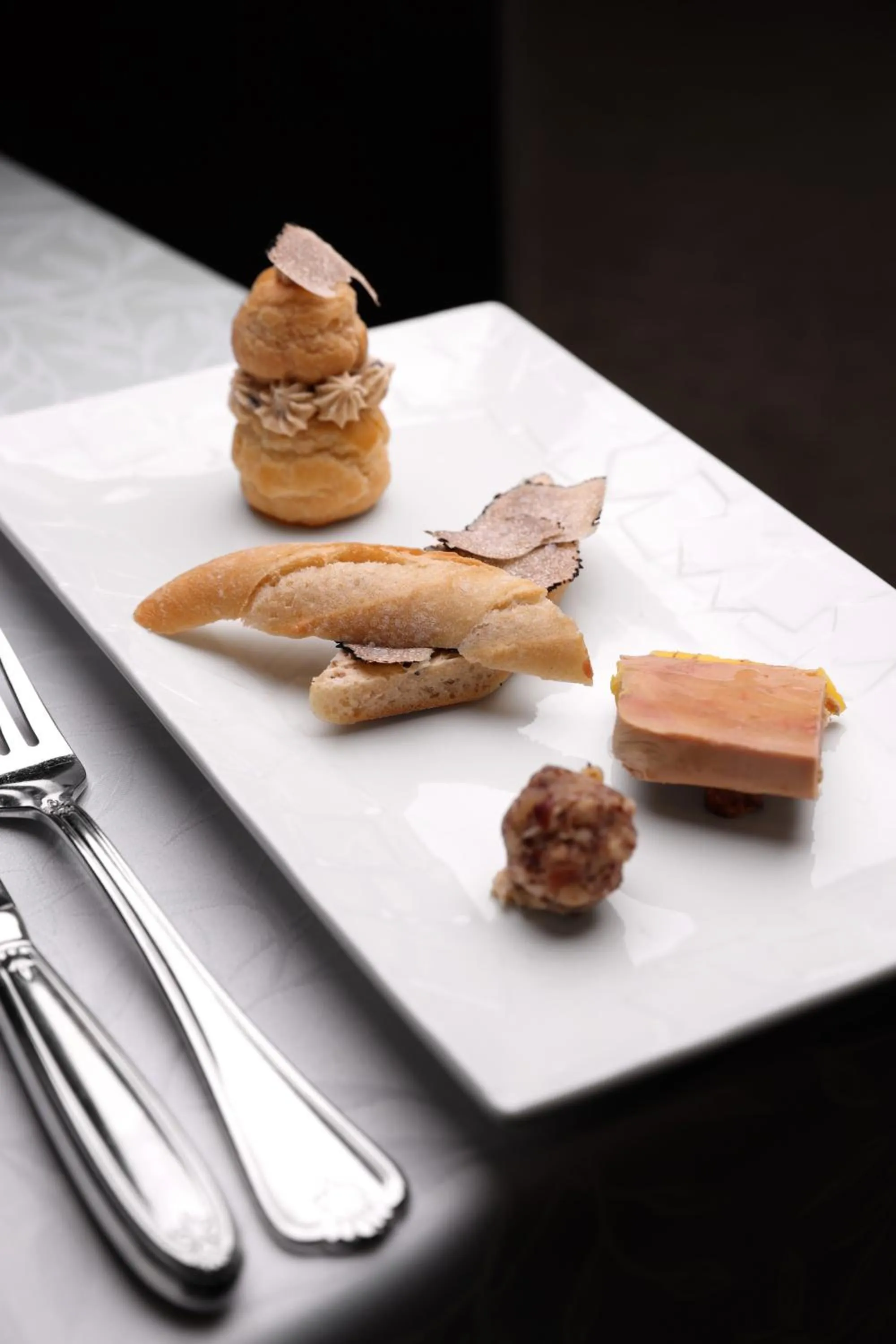 Food in Logis Hôtel-Restaurant Les Voyageurs