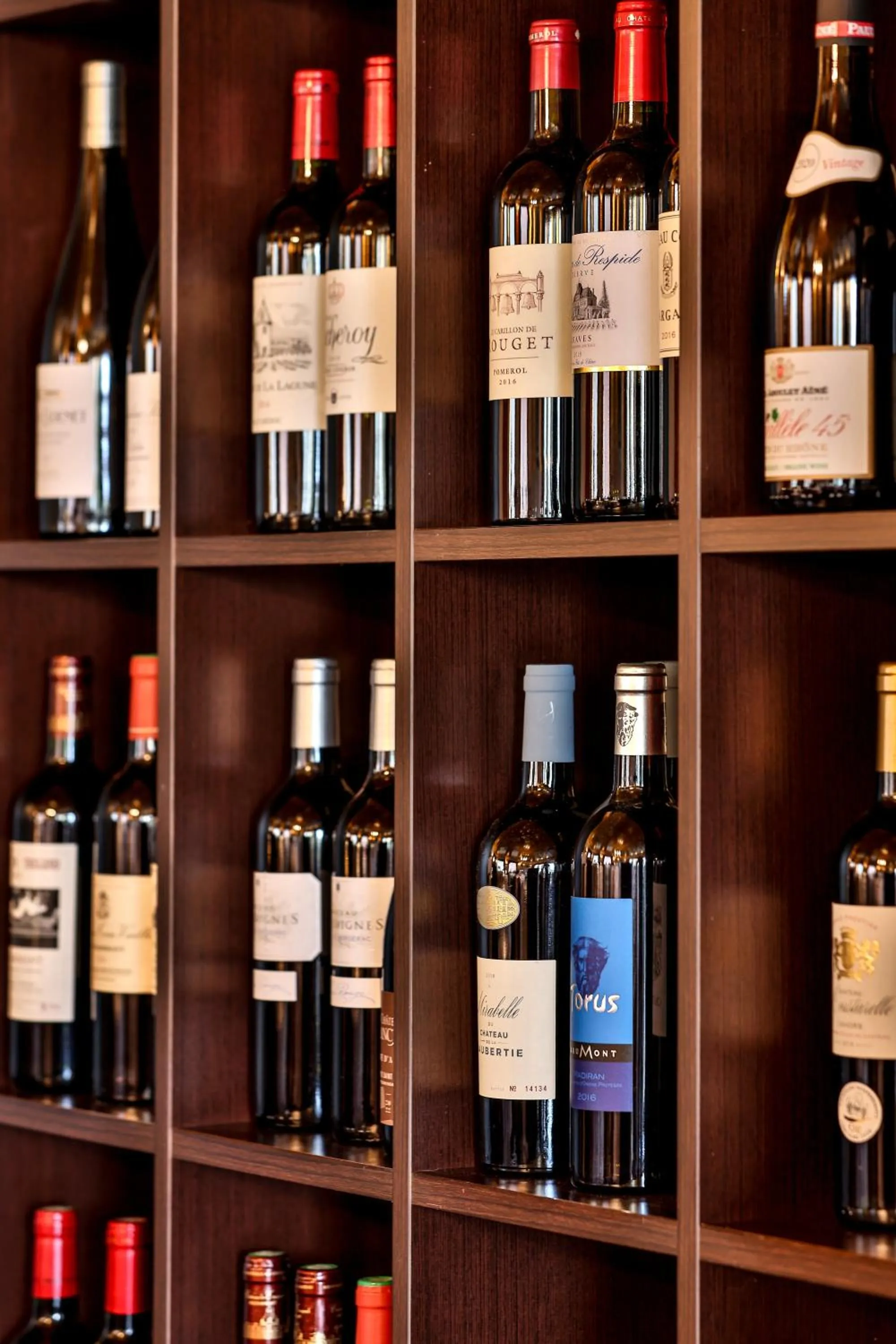 Food and drinks in Logis Hôtel-Restaurant Les Voyageurs