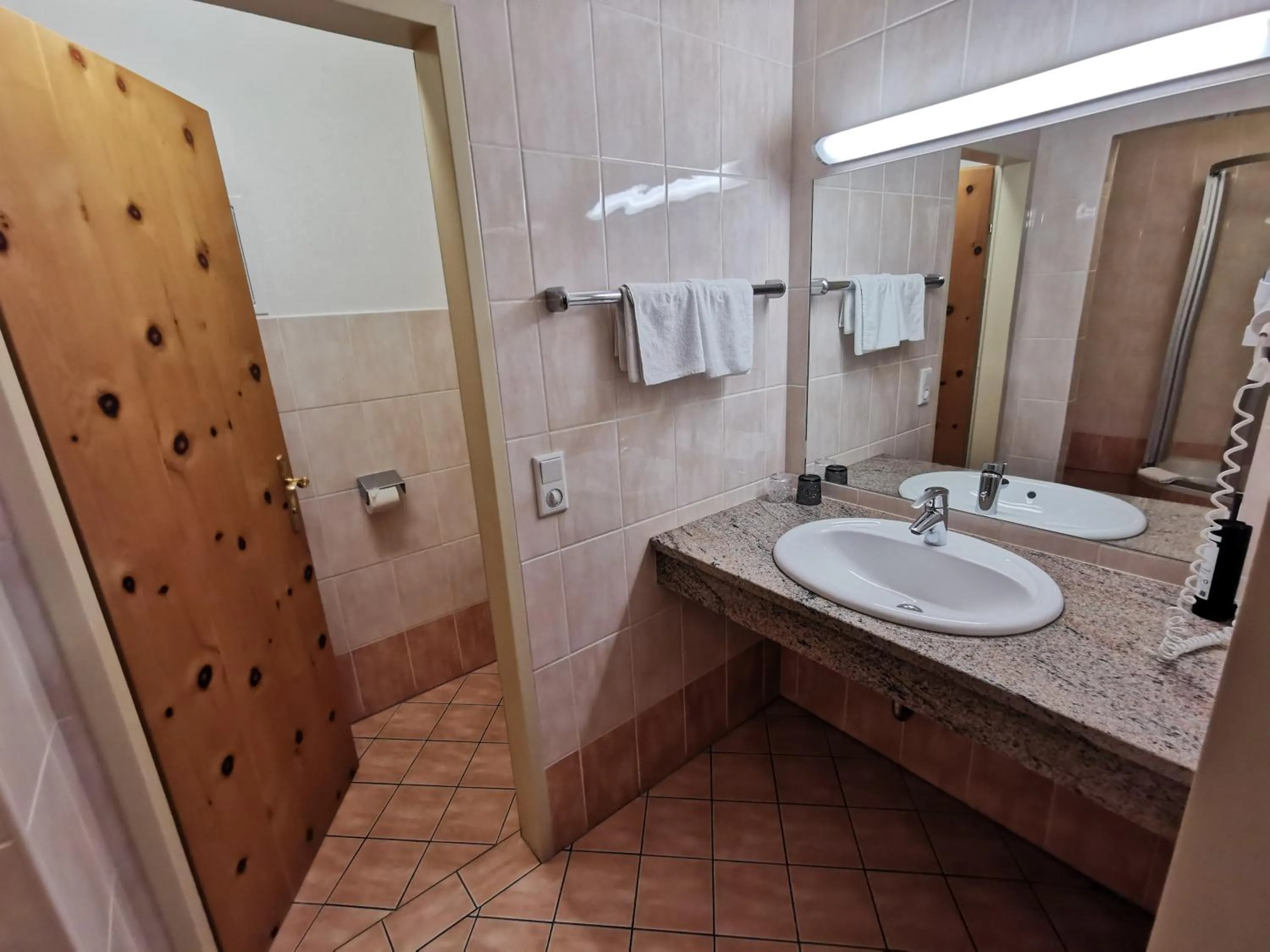 Bathroom in carpe solem KAPOOM - Last Chance! Nur noch bis 27 April 2025