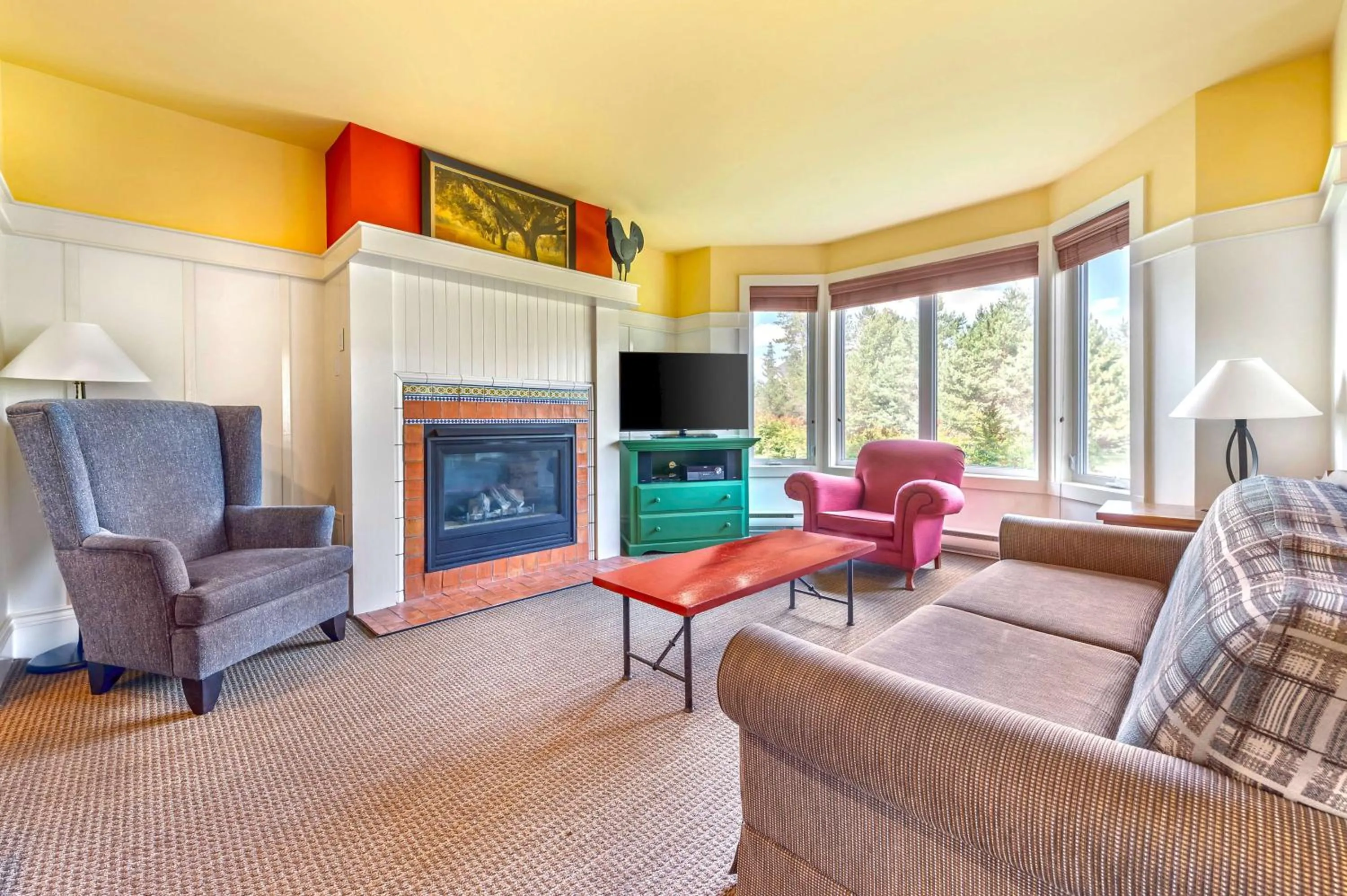 Living room in Hilton Grand Vacations Club Tremblant Canada