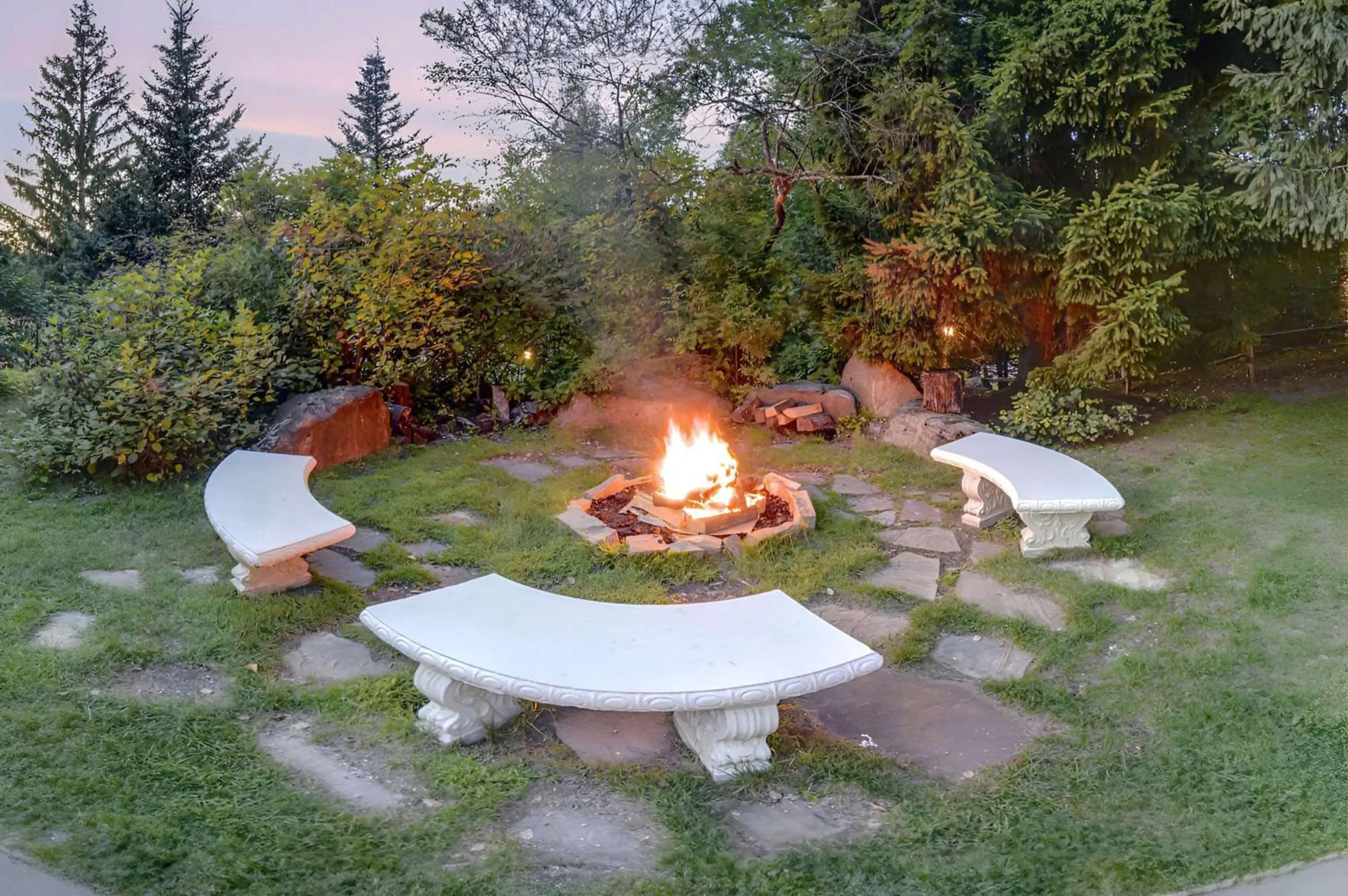 Garden in Hilton Grand Vacations Club Tremblant Canada