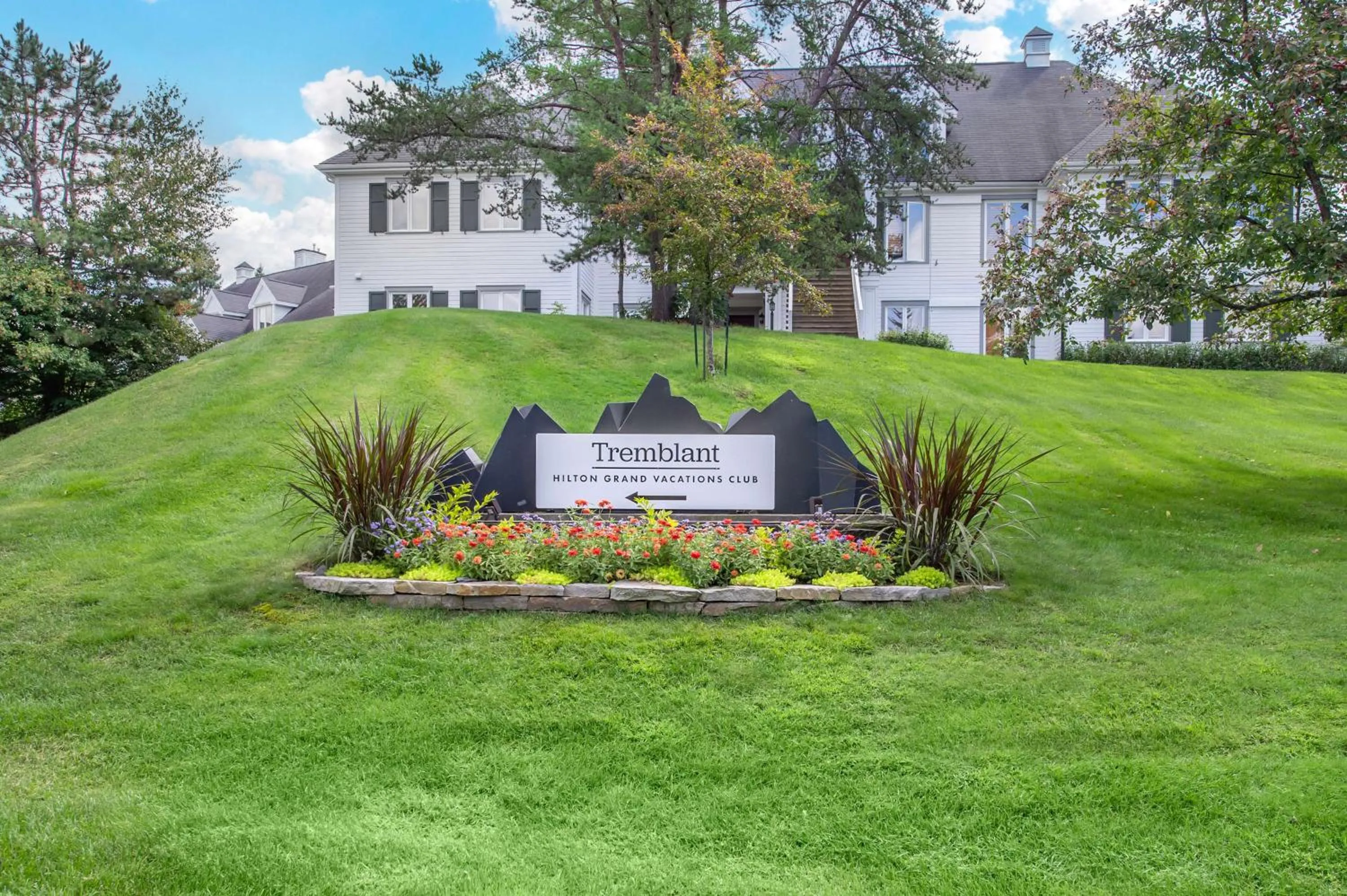 Property building in Hilton Grand Vacations Club Tremblant Canada