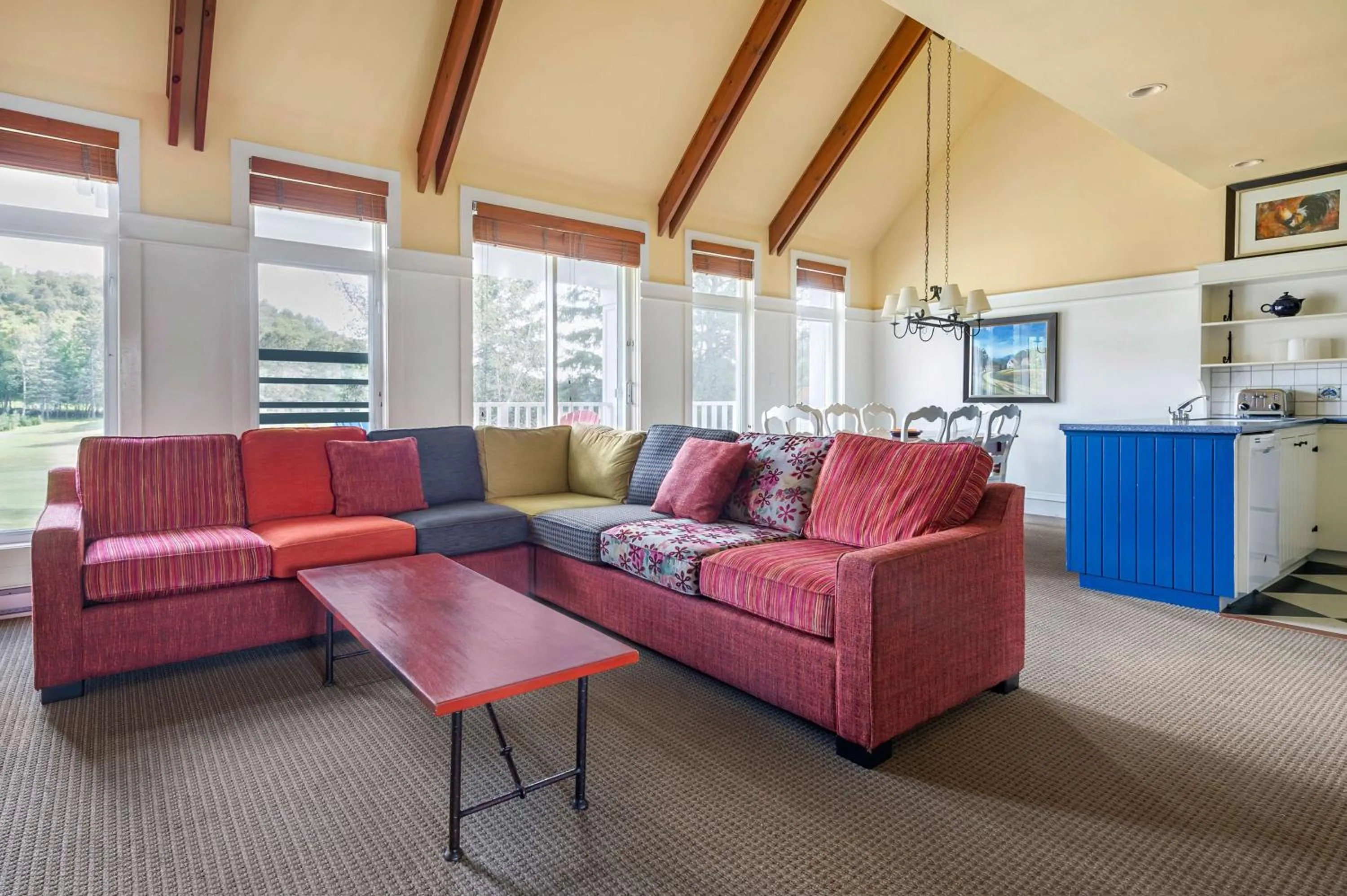 Living room in Hilton Grand Vacations Club Tremblant Canada