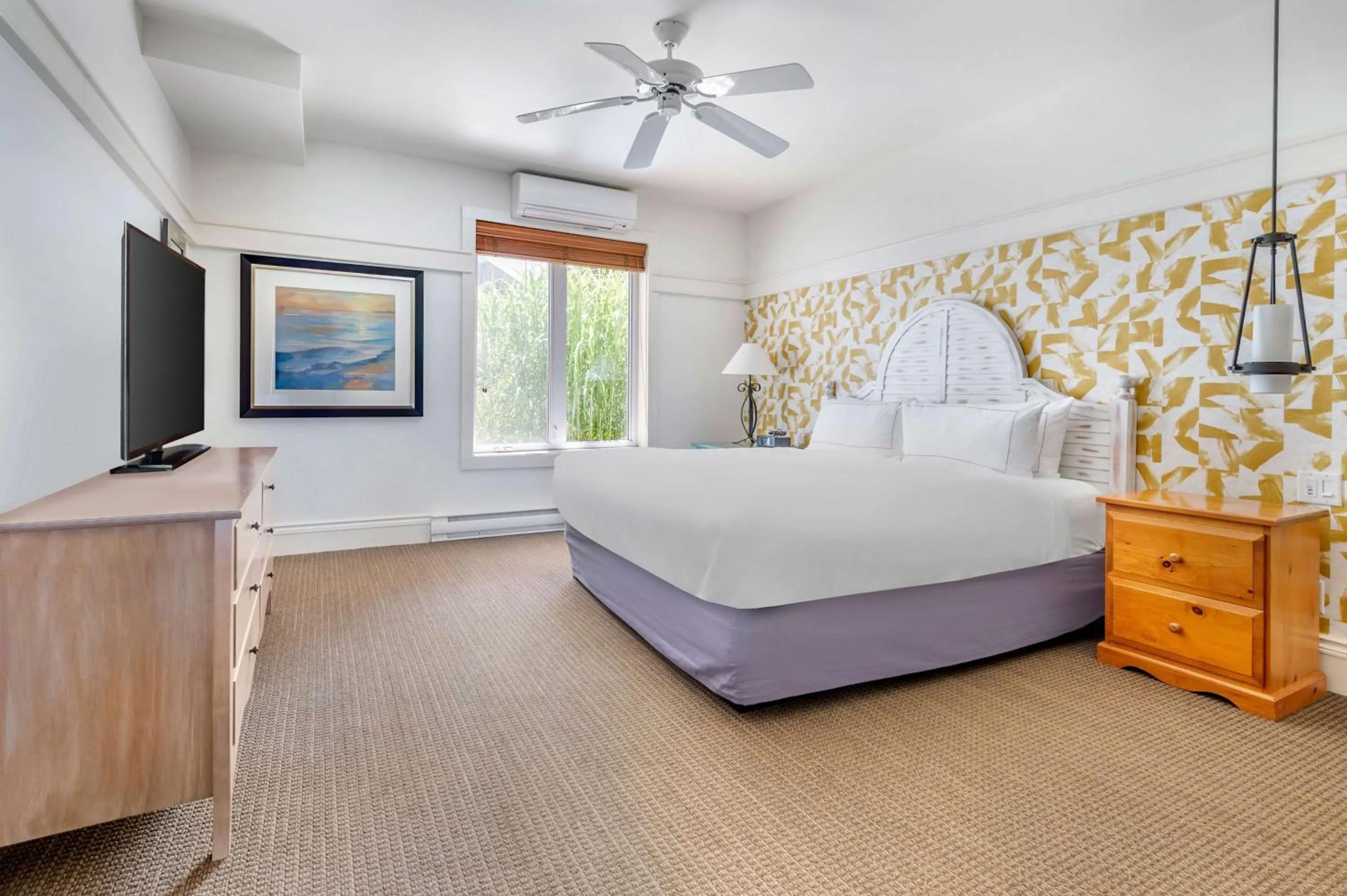 Bed in Hilton Grand Vacations Club Tremblant Canada