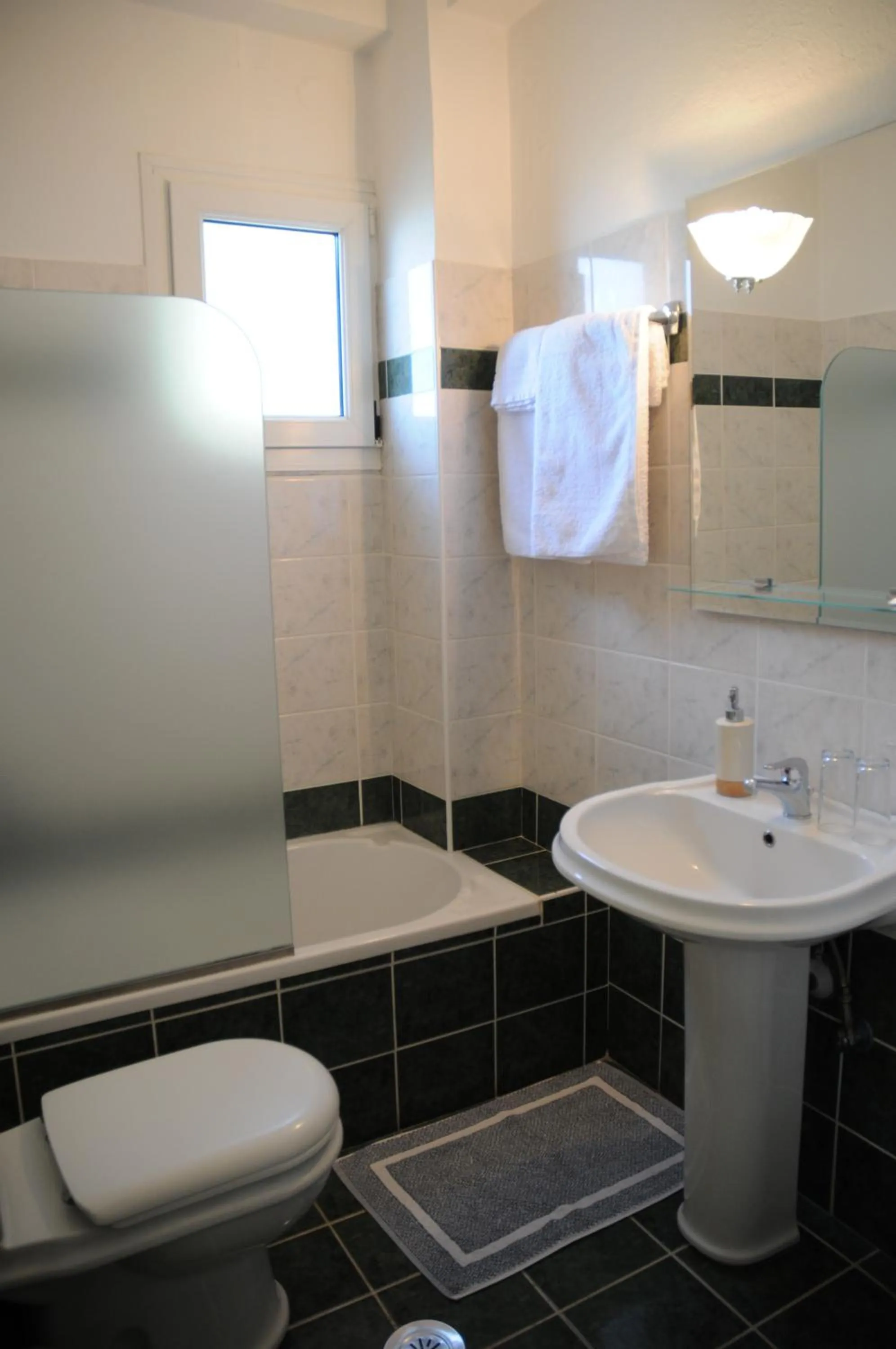 Bathroom in Horizon Hotel