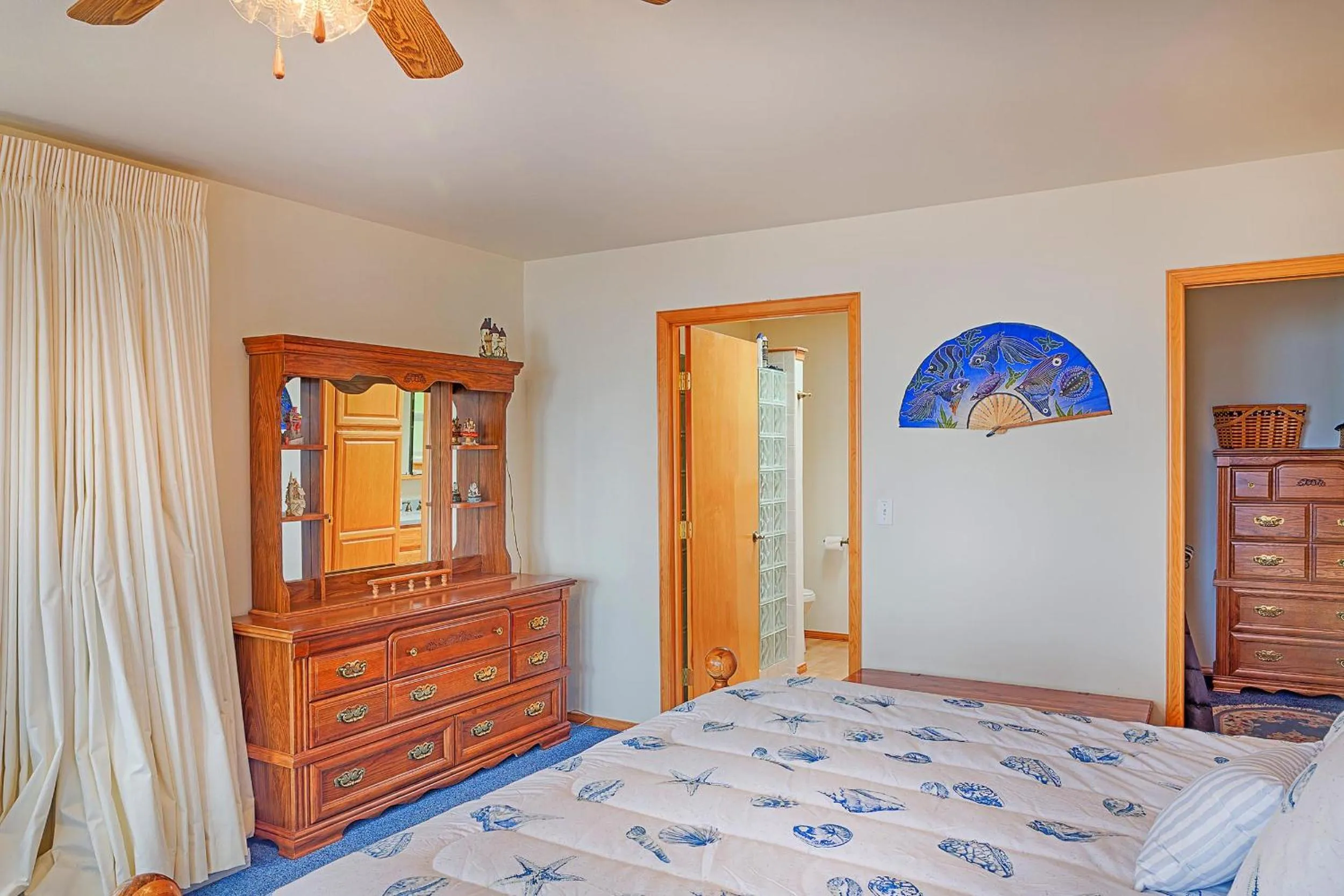 Bed in Beachfront Moclips Retreat w Hot Tub Fire Pit