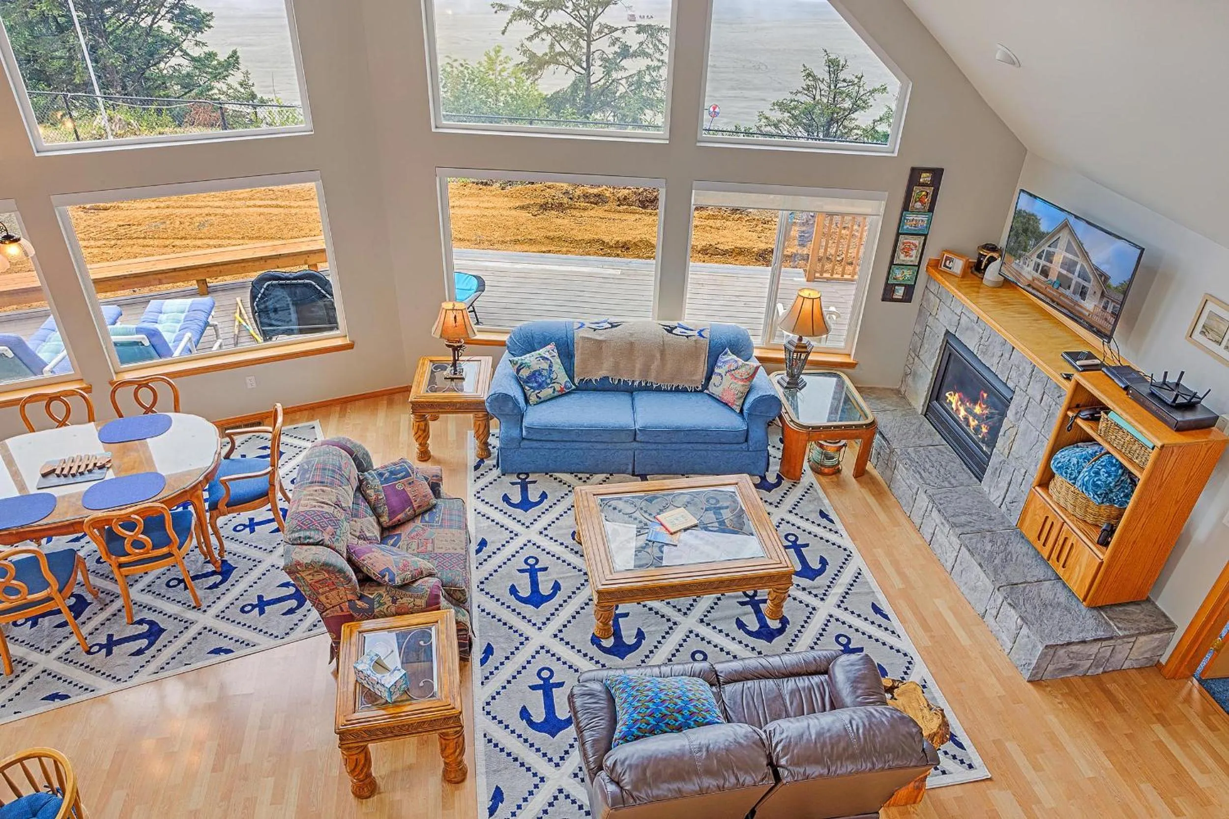 Beachfront Moclips Retreat w Hot Tub Fire Pit