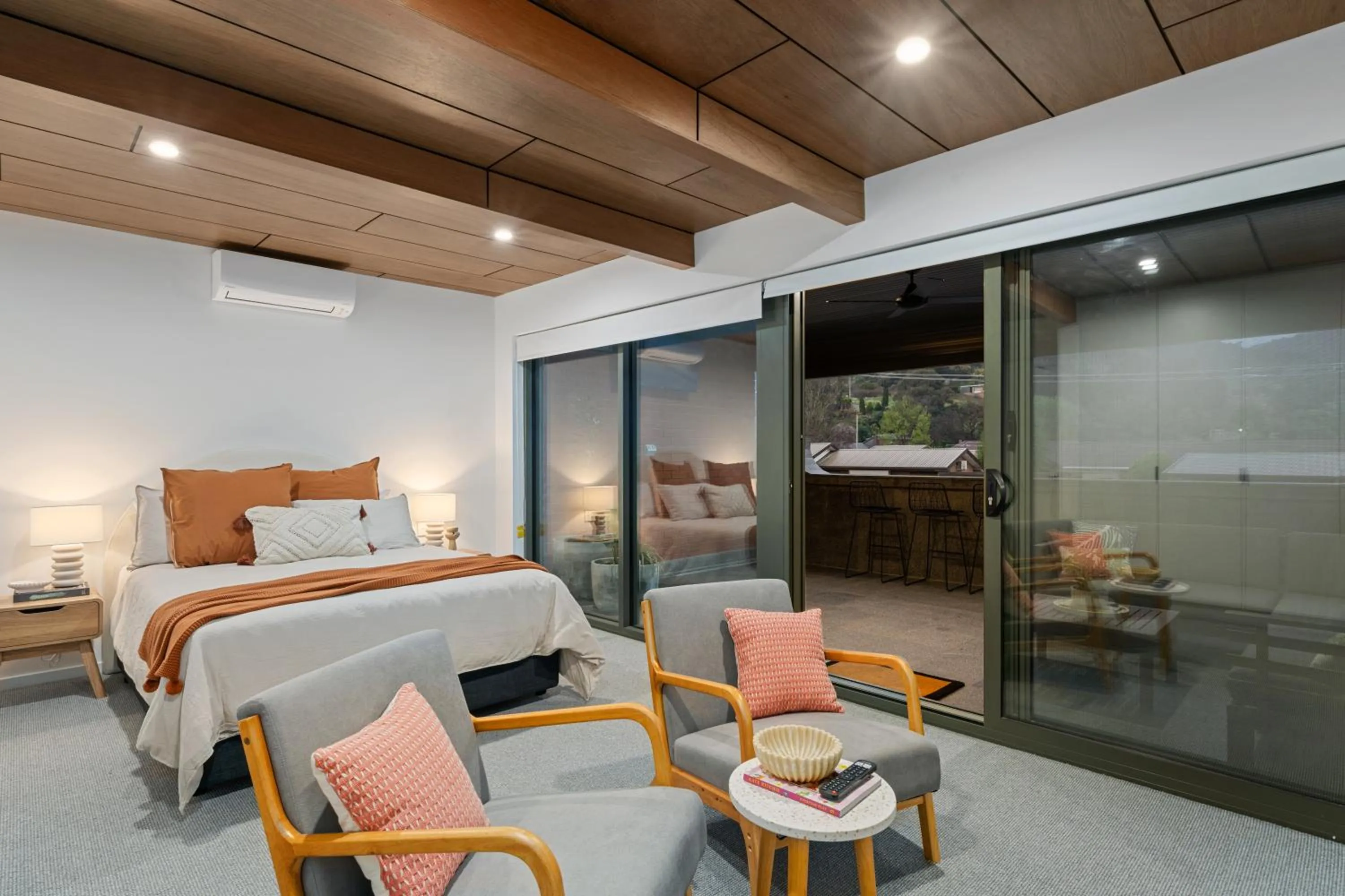 Bedroom, Bed in Railway Motel Myrtleford