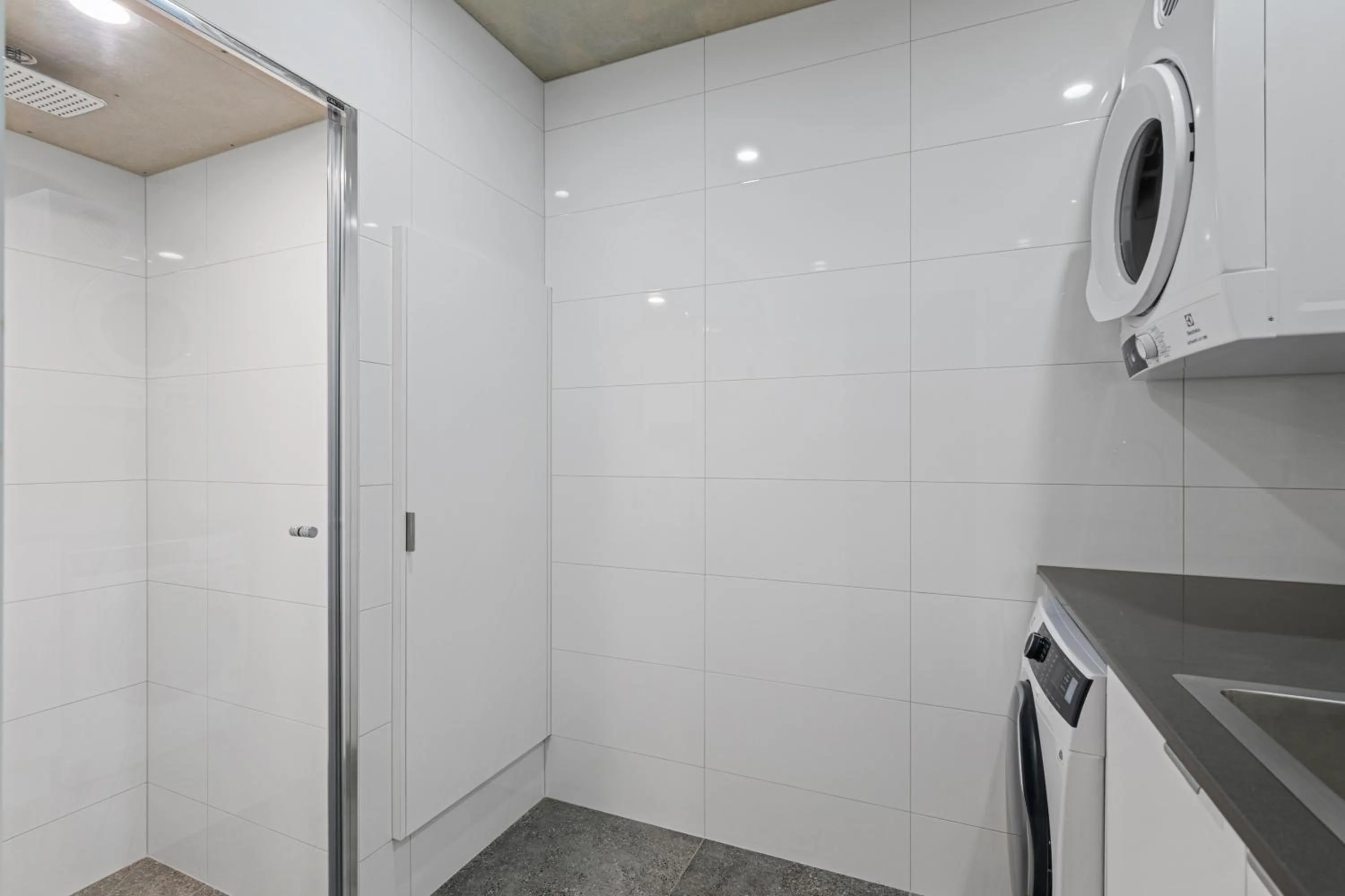 Bathroom in Railway Motel Myrtleford