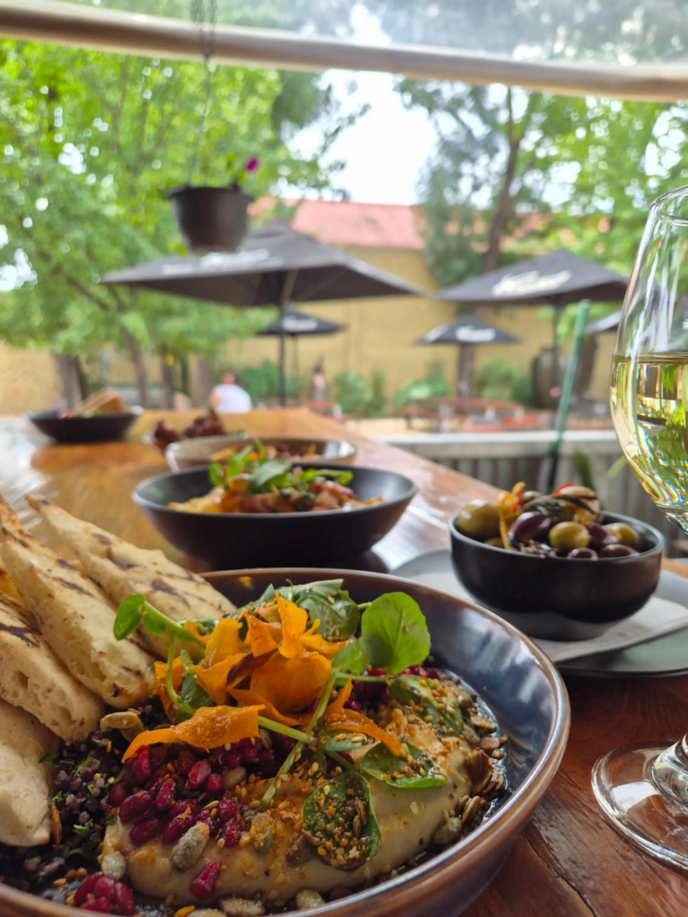 Restaurant/places to eat in Delatite Hotel