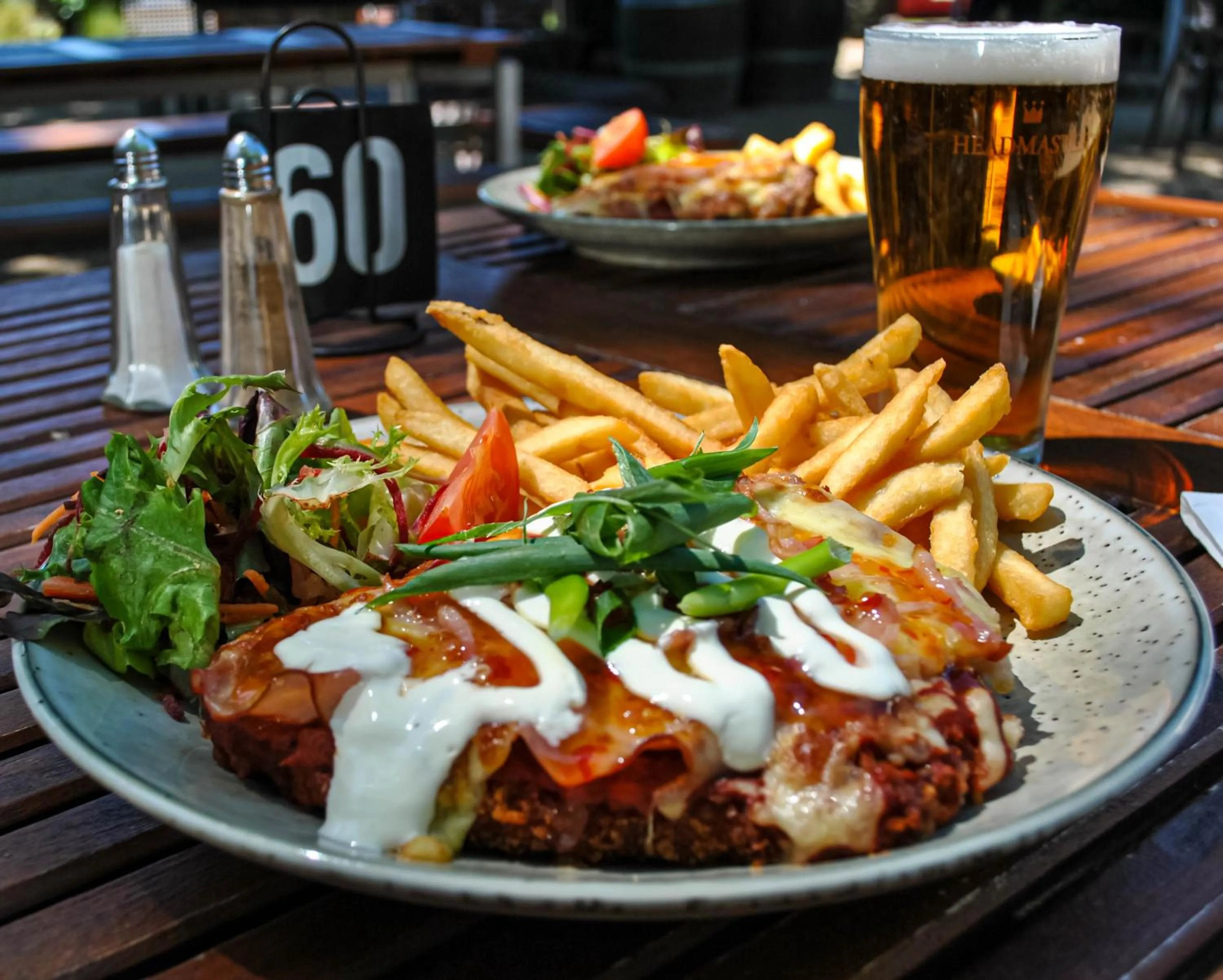 Restaurant/places to eat in Delatite Hotel