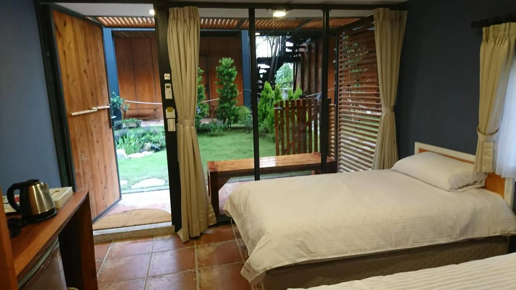 Bed in Yue Lake Backpackers