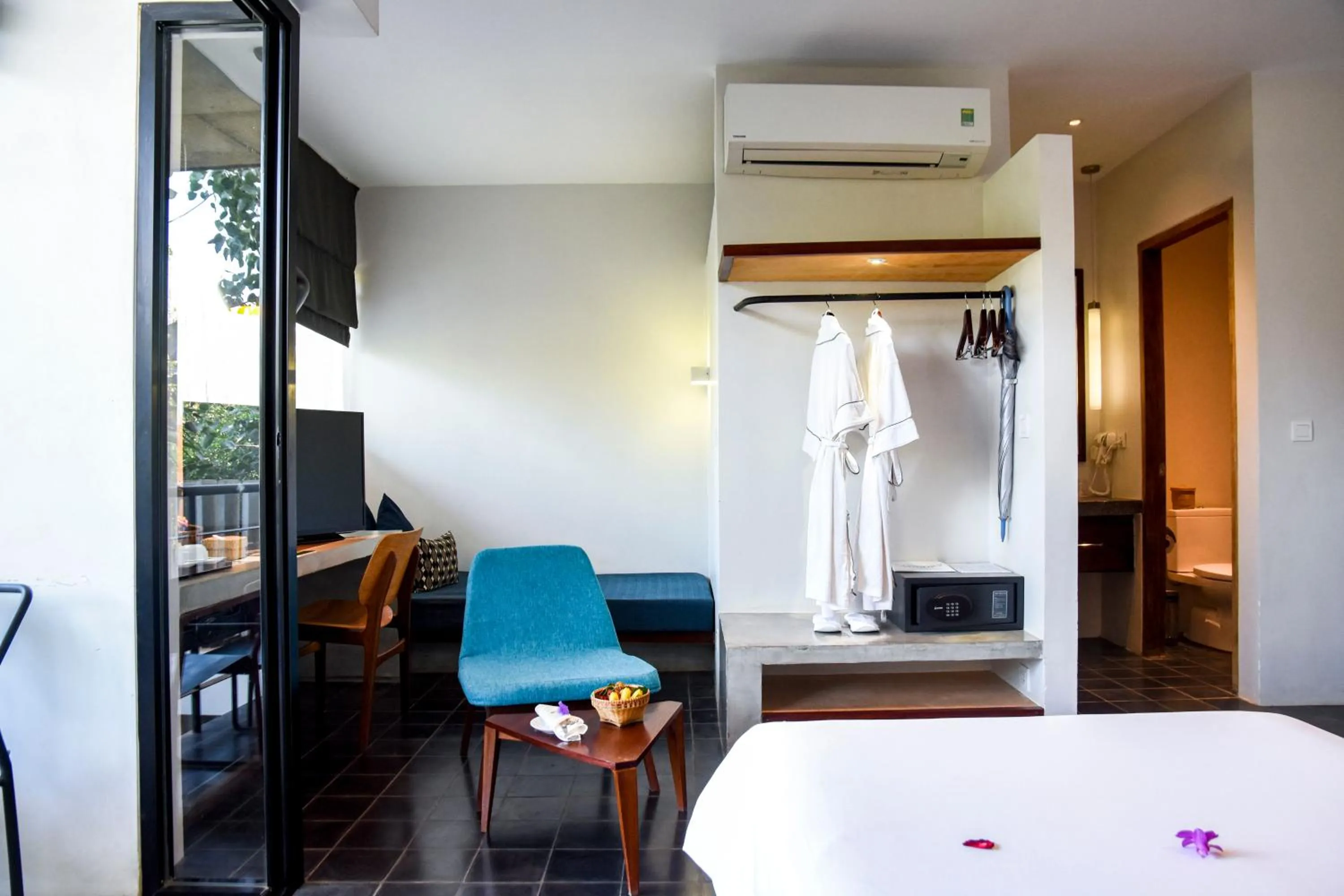 Photo of the whole room, Bed in Hillocks Hotel & Spa