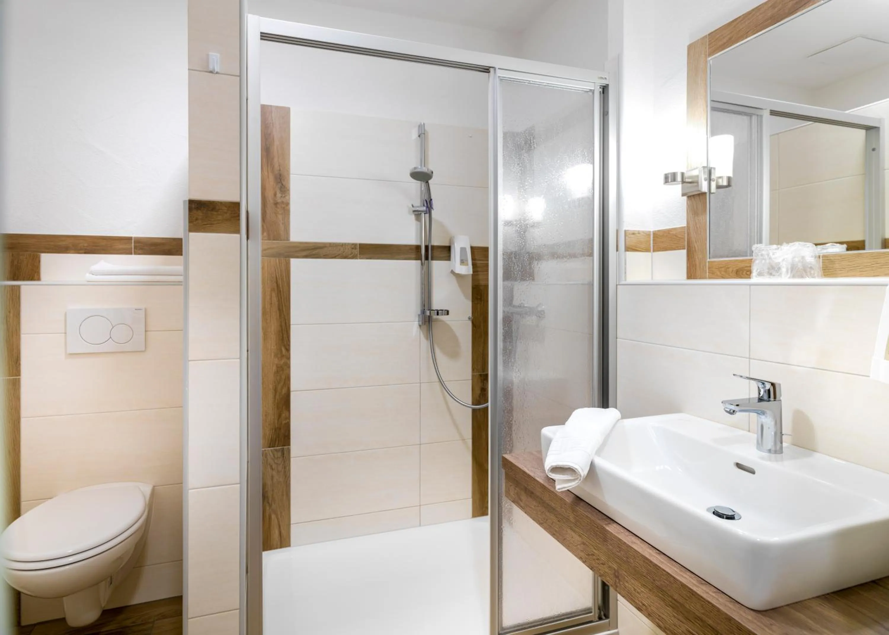 Bathroom in SCOL Sporthotel Großglockner