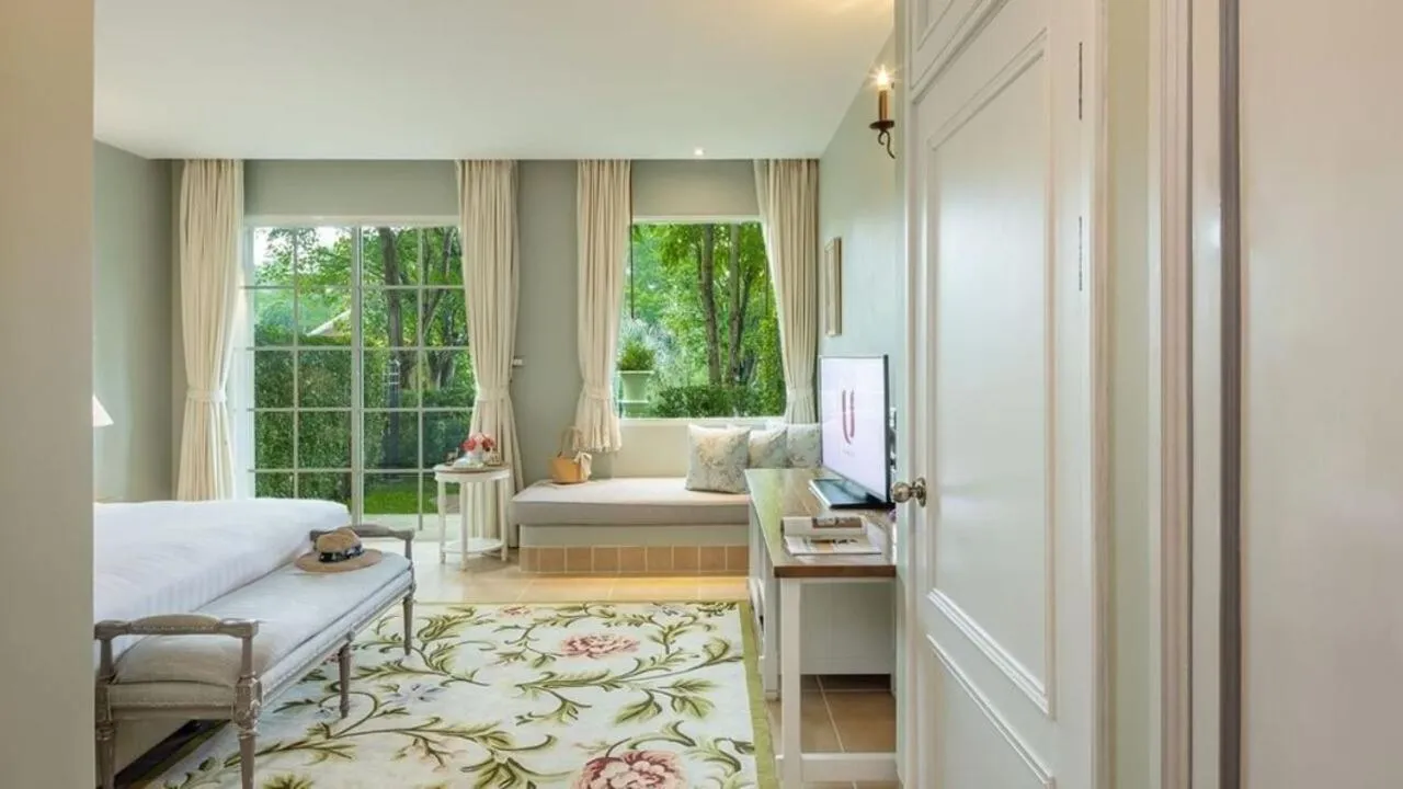 Seating area, Bed in U Khao Yai