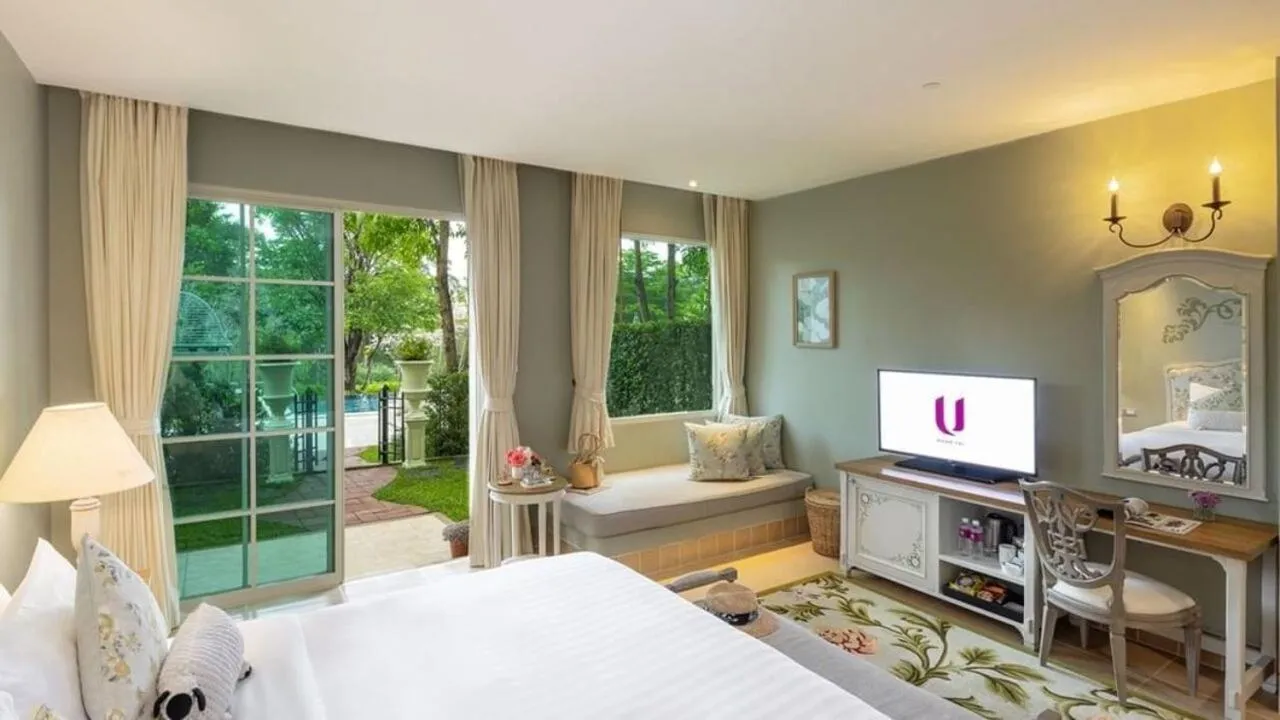 Seating area, Bed in U Khao Yai